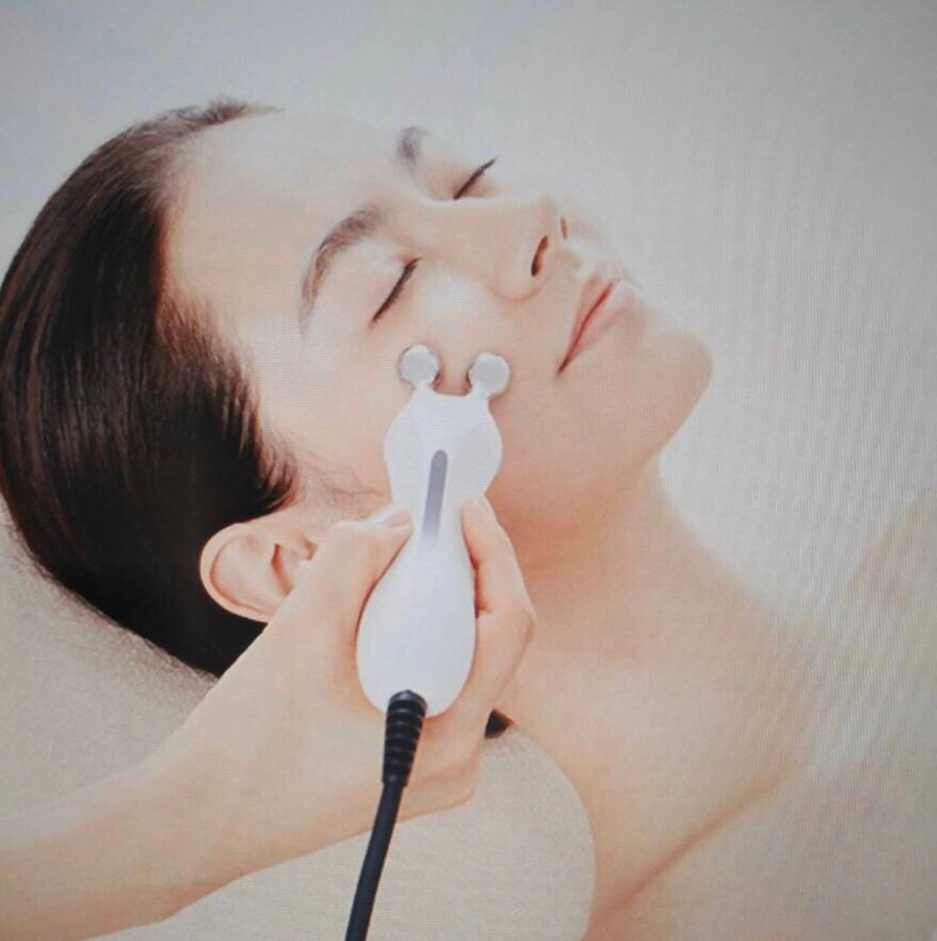 EMS筋肉トレーニング🧖🏻‍♀️セルフエステメニュー✨1回で引き上がるリフトアップ、ハリアップ！時短20分ｴｽﾃ📣の写真