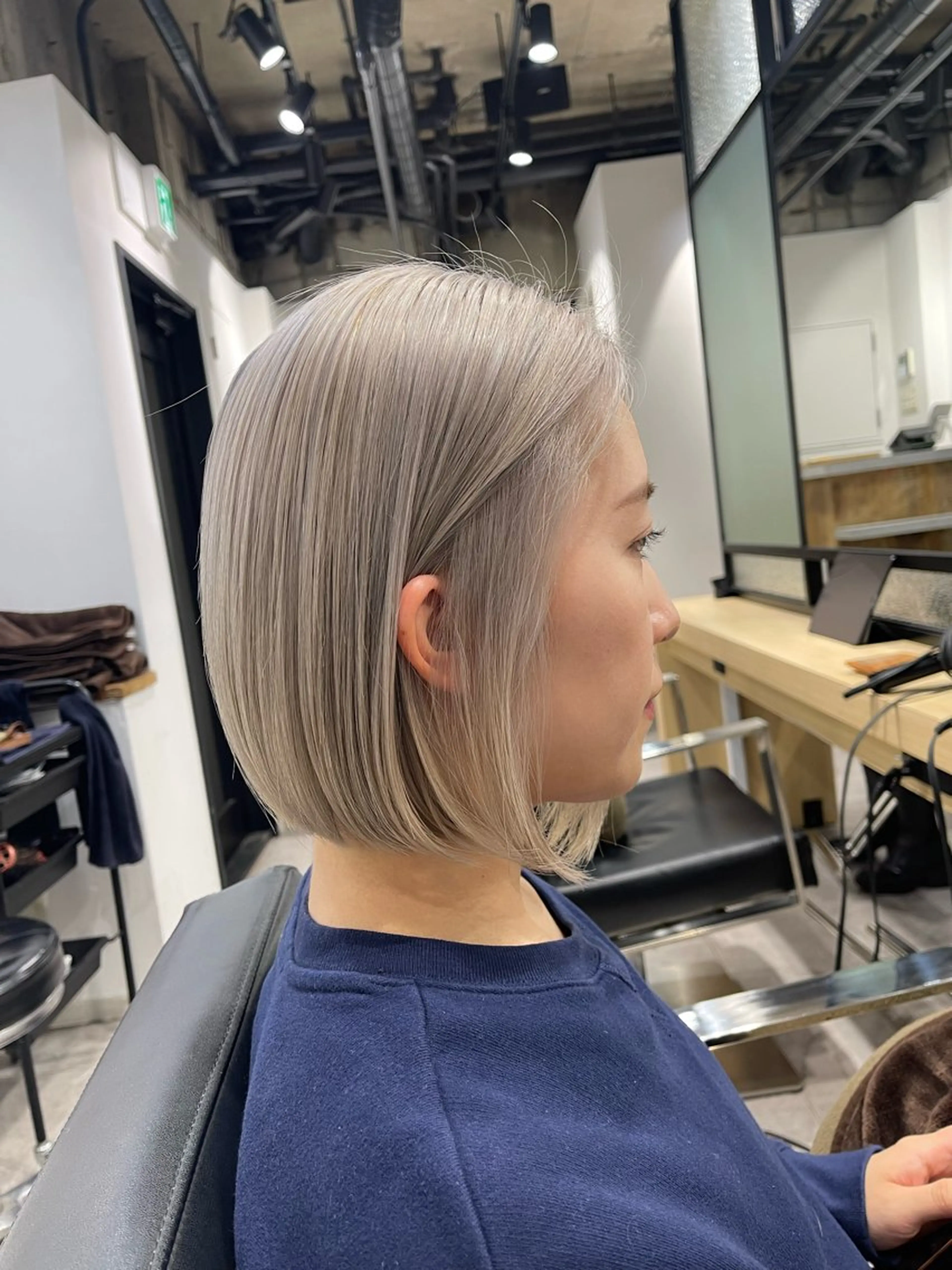 ショート カラー ブリーチ ヘアカラー トリートメント FOLK所属・白髪ぼかしハイライト バレイヤージュヤマトのヘアスタイル