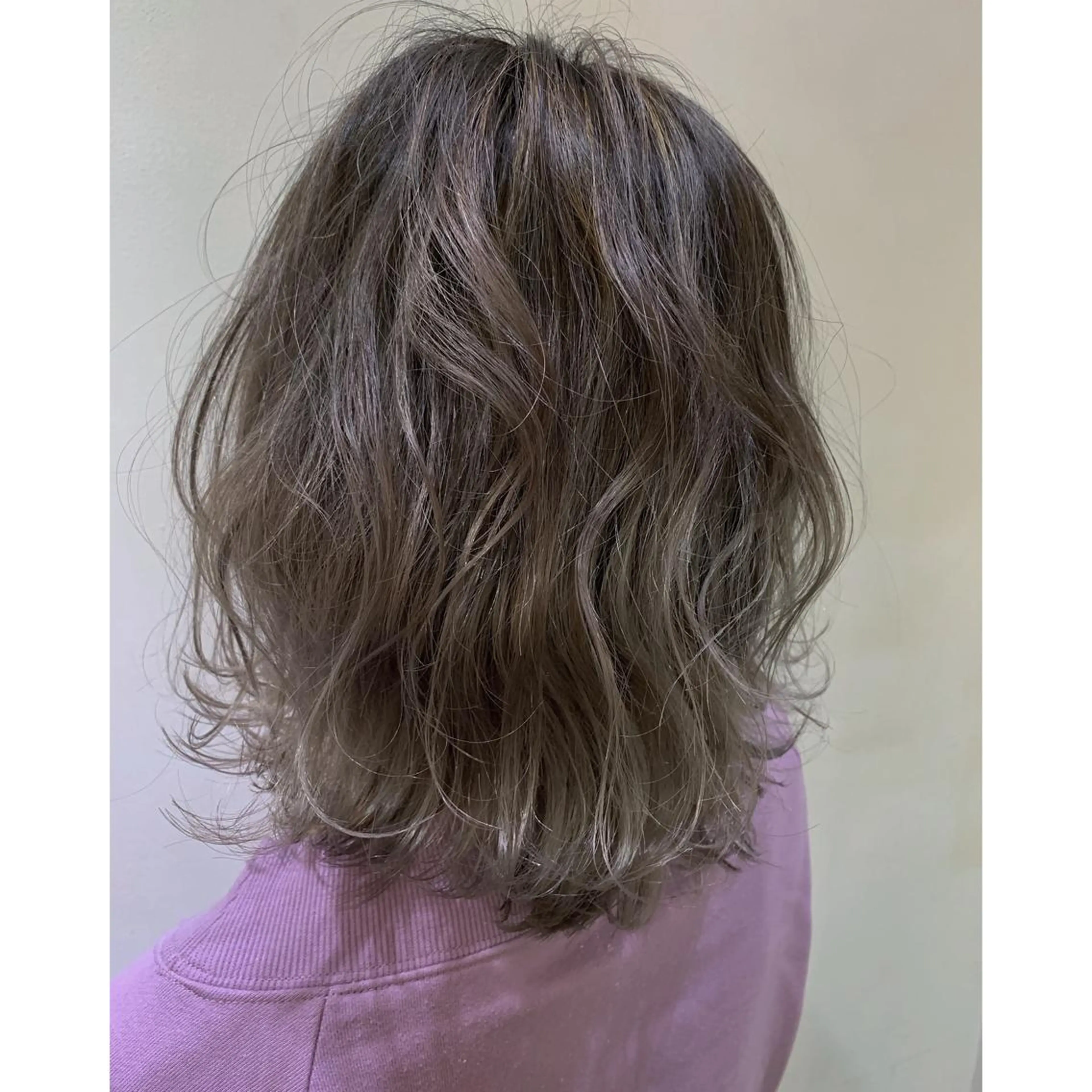 ミディアム カラー アディクシーカラー ブリーチ グラデーションカラー ハイライトカラー ハイライト 坂西 春果のマツエク・マツパデザイン