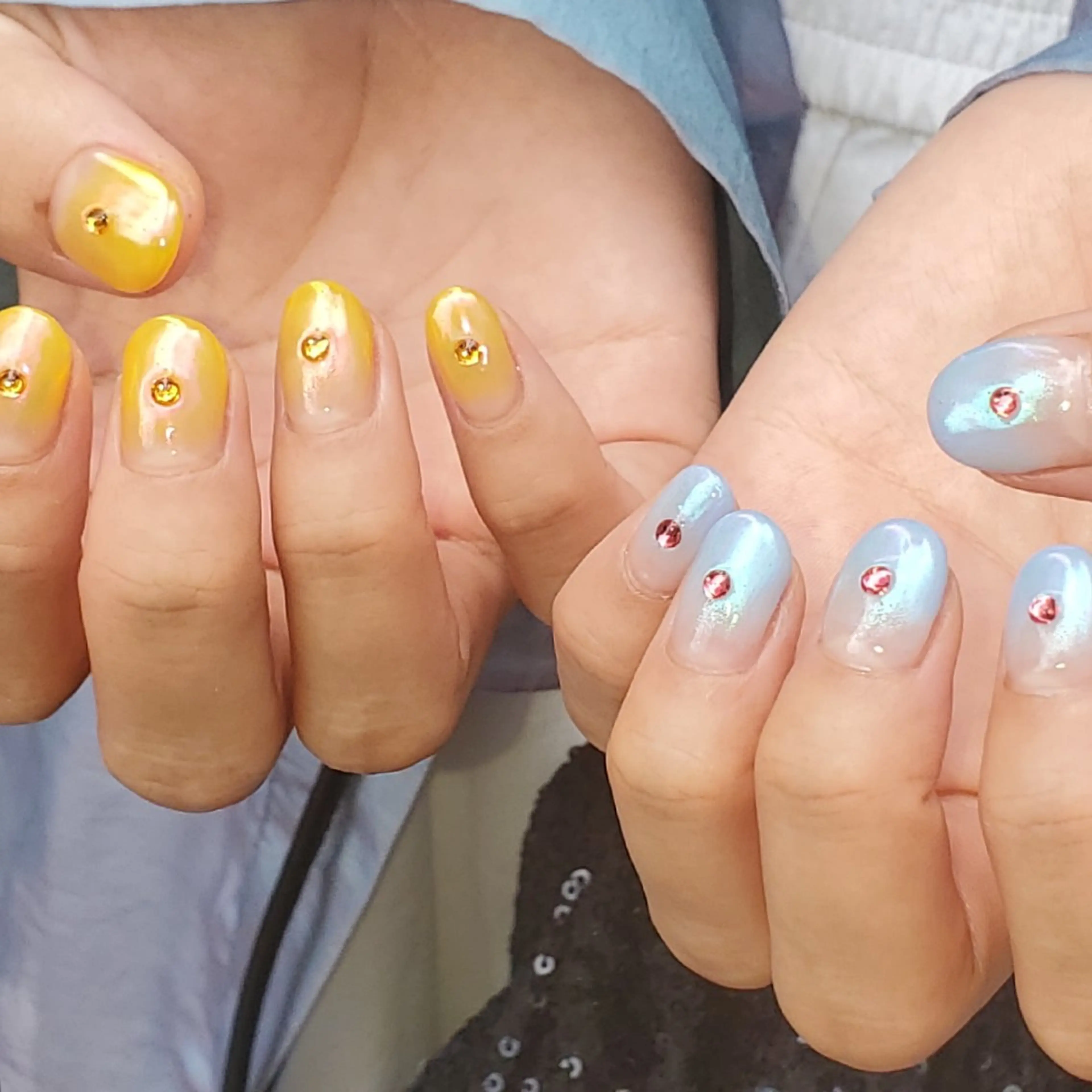 ネイル オーロラネイル MOM  原宿店所属・MoM マムネイル原宿のネイルデザイン