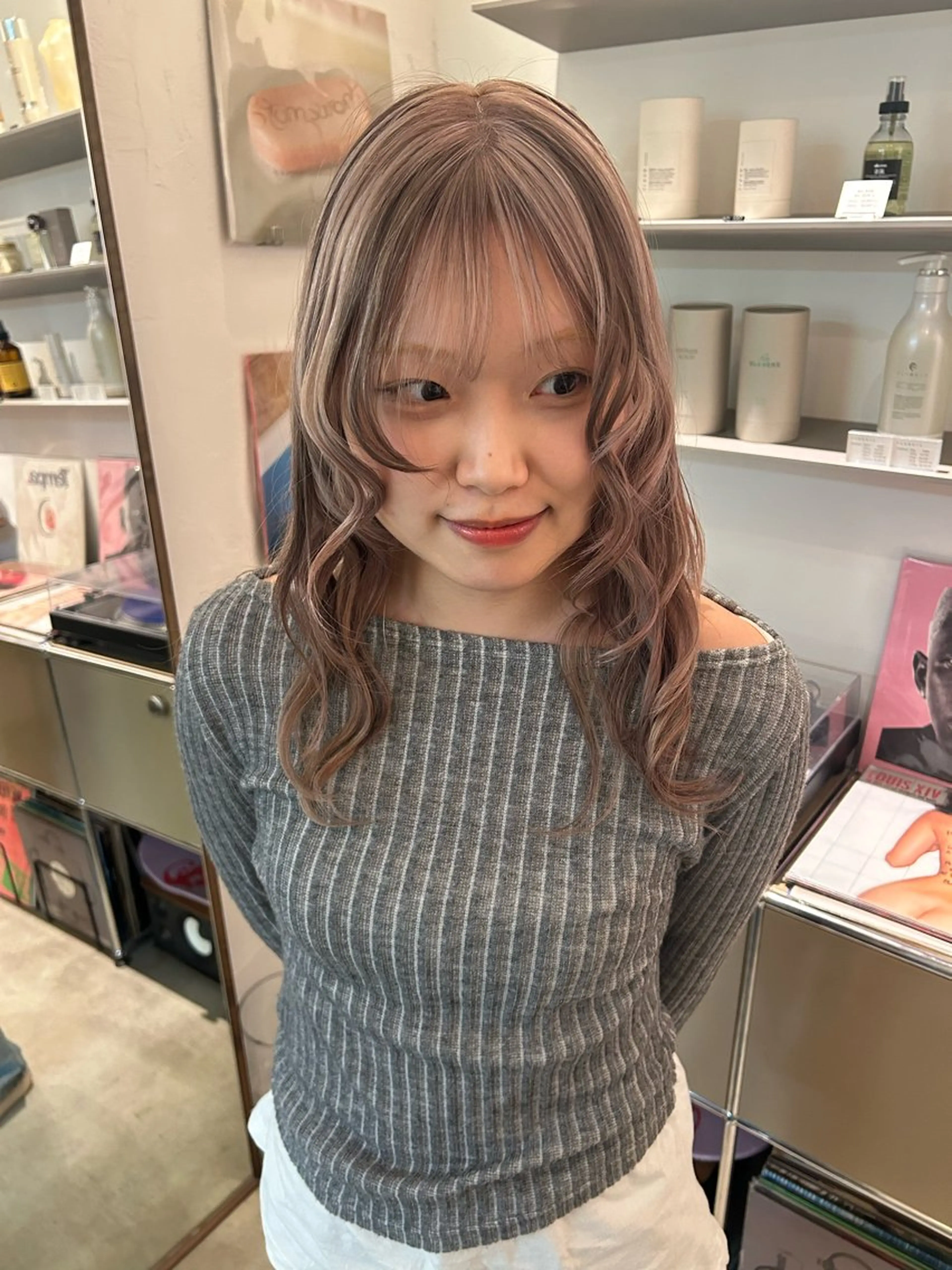 セミロング カラー Ravo所属・キラ/ハイトーン/ ダブルカラーのヘアスタイル