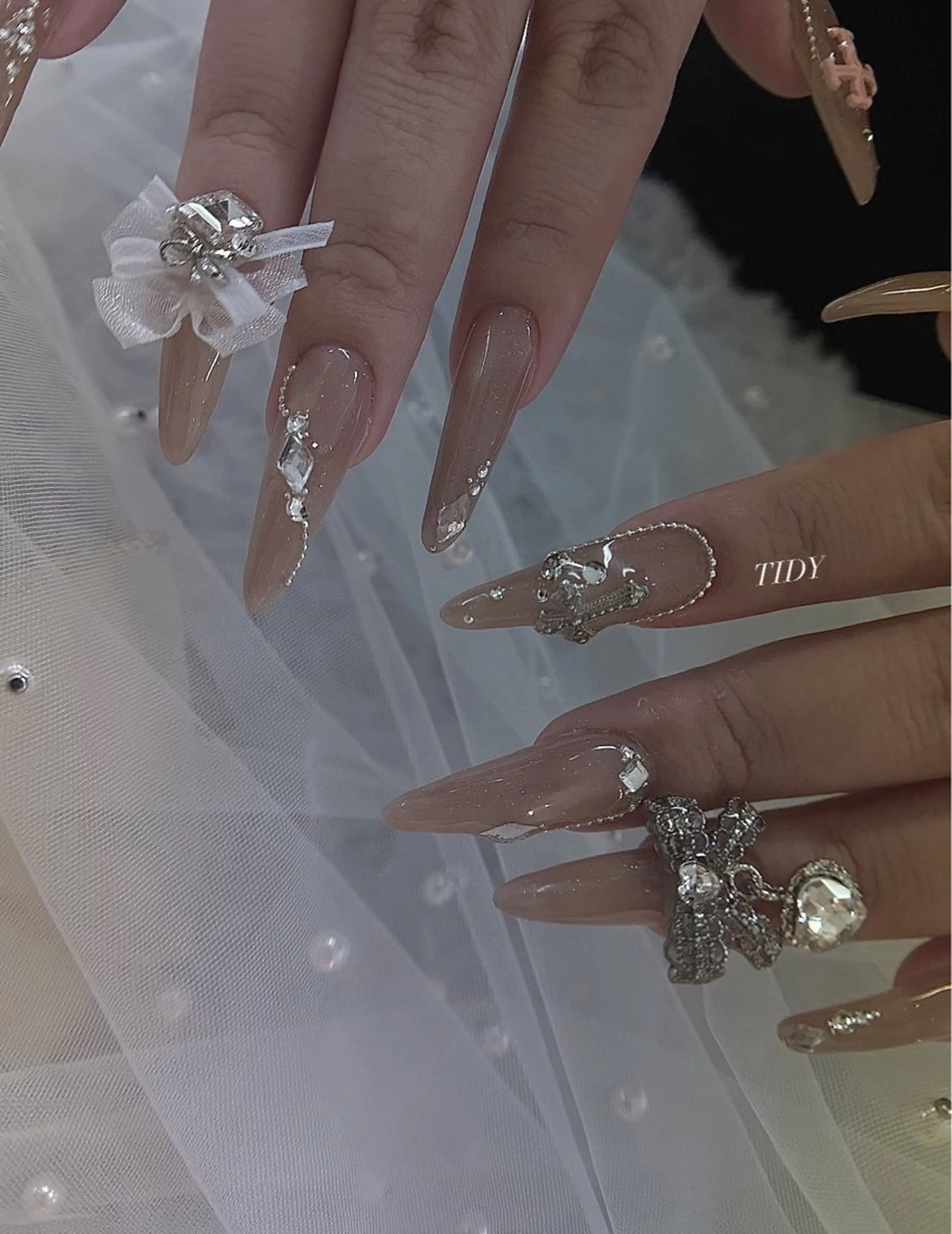 ネイル 長さ出し フットネイル ジェルネイル キラキラネイル 韓国ネイル ハンドネイル TIDY M&Mのネイルデザイン