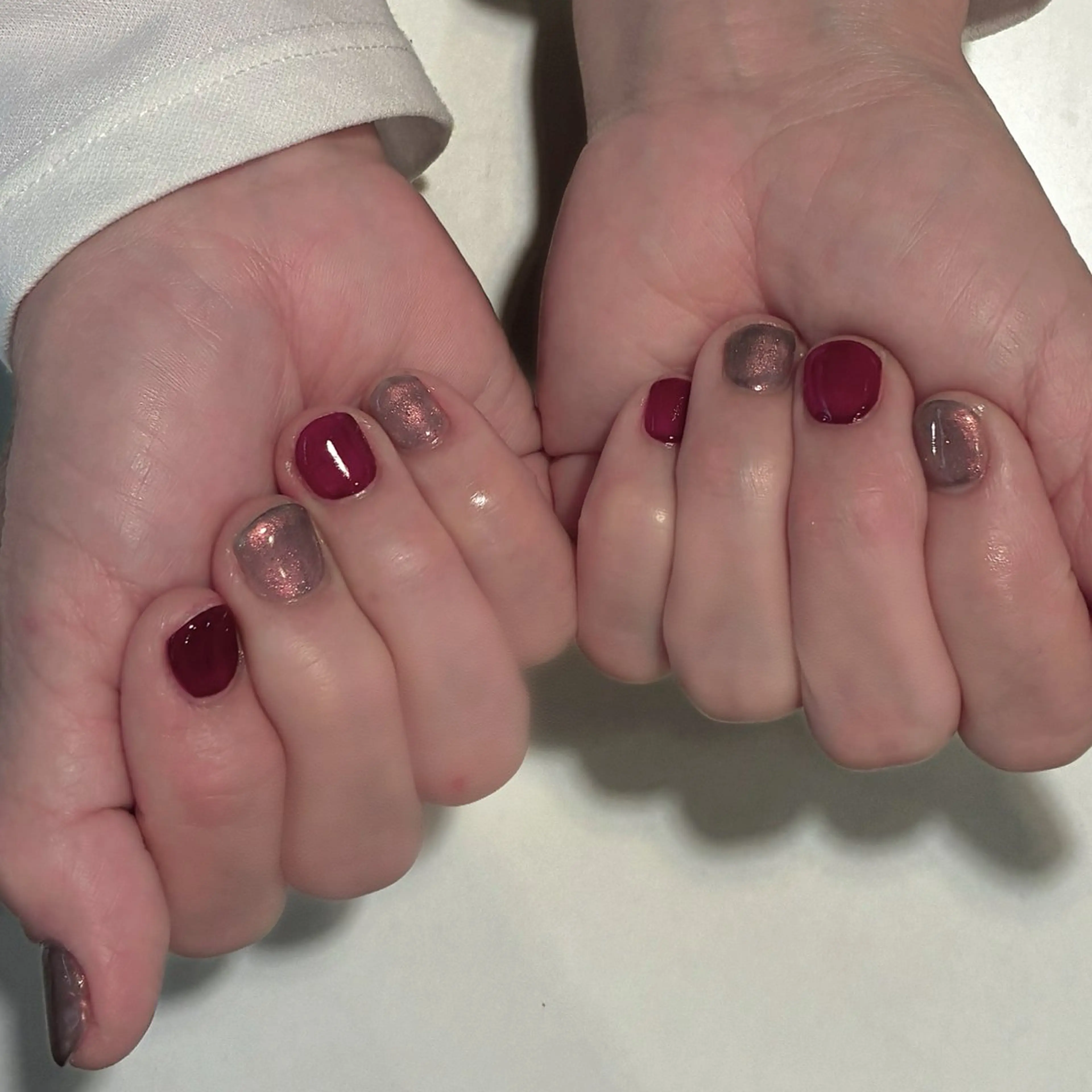 ネイル ボルドー ブラウン ワンカラーネイル ハンドネイル ネイルサロン💎 Bibiのネイルデザイン