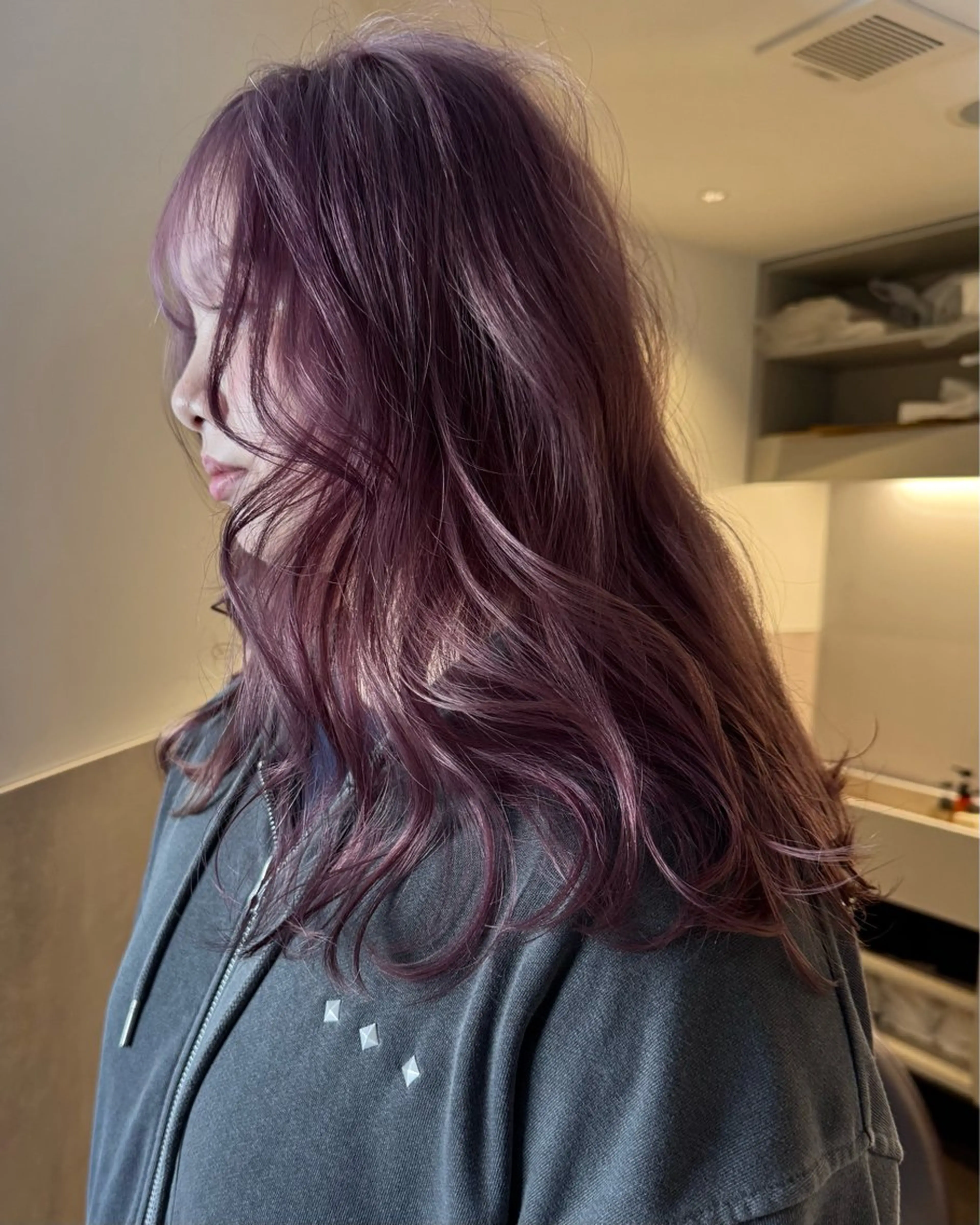 セミロング カラー ブロンド ラベンダーカラー ピンクカラー ピンクラベンダー ホワイトブロンド ヘアカラー トリートメント RAIMA ハイトーン/ベージュのヘアスタイル