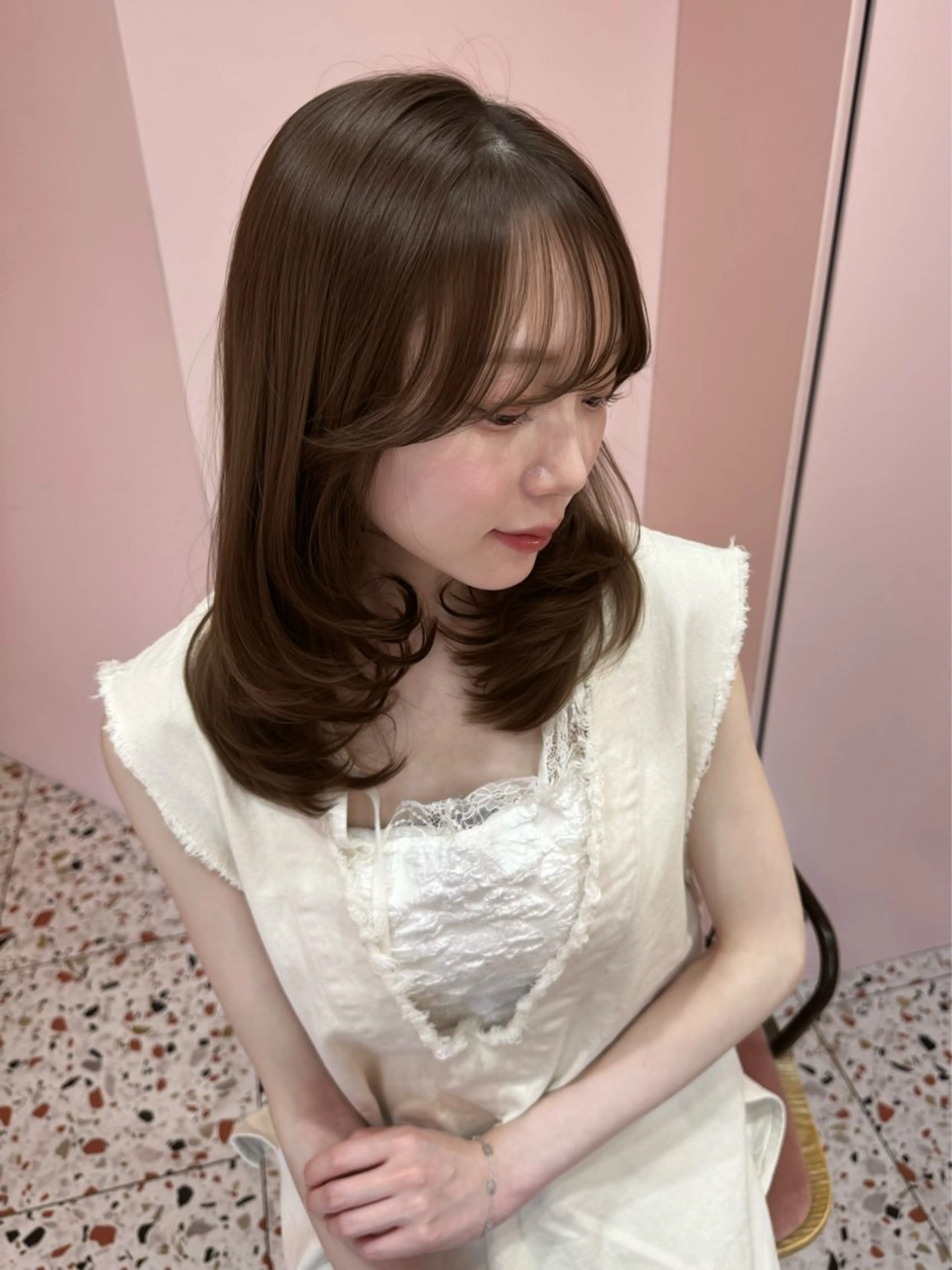 ミディアム 顔周りカット 韓国風ヘア レイヤーカット カット ヘアカラー トリートメント 顔周り/透明感カラー REINA𓍯のヘアスタイル