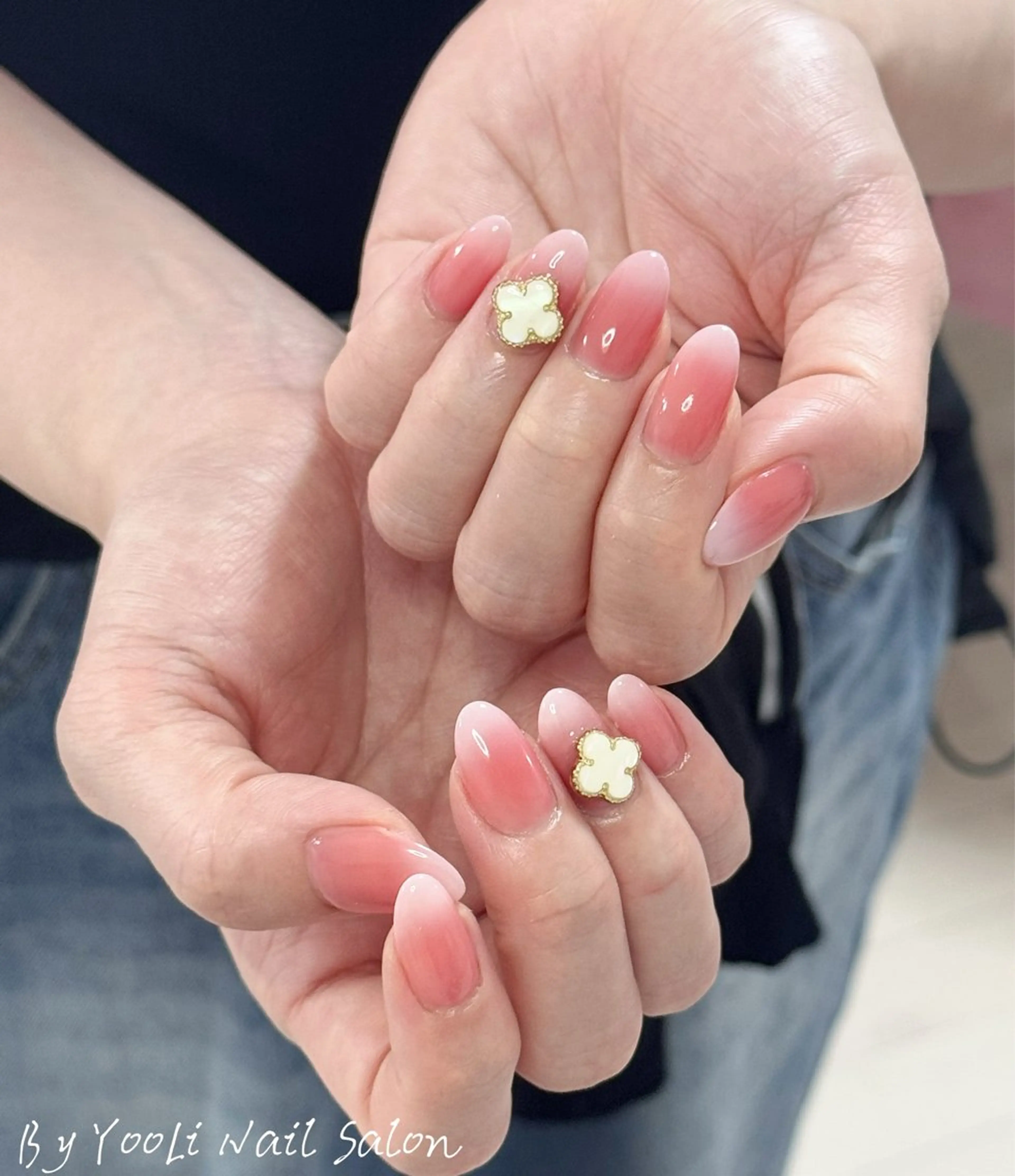 ネイル アートネイル オーロラネイル チークネイル フレンチネイル ガラスフレンチ ハンドネイル 🎀🎀YooLi Nail Salonのネイルデザイン