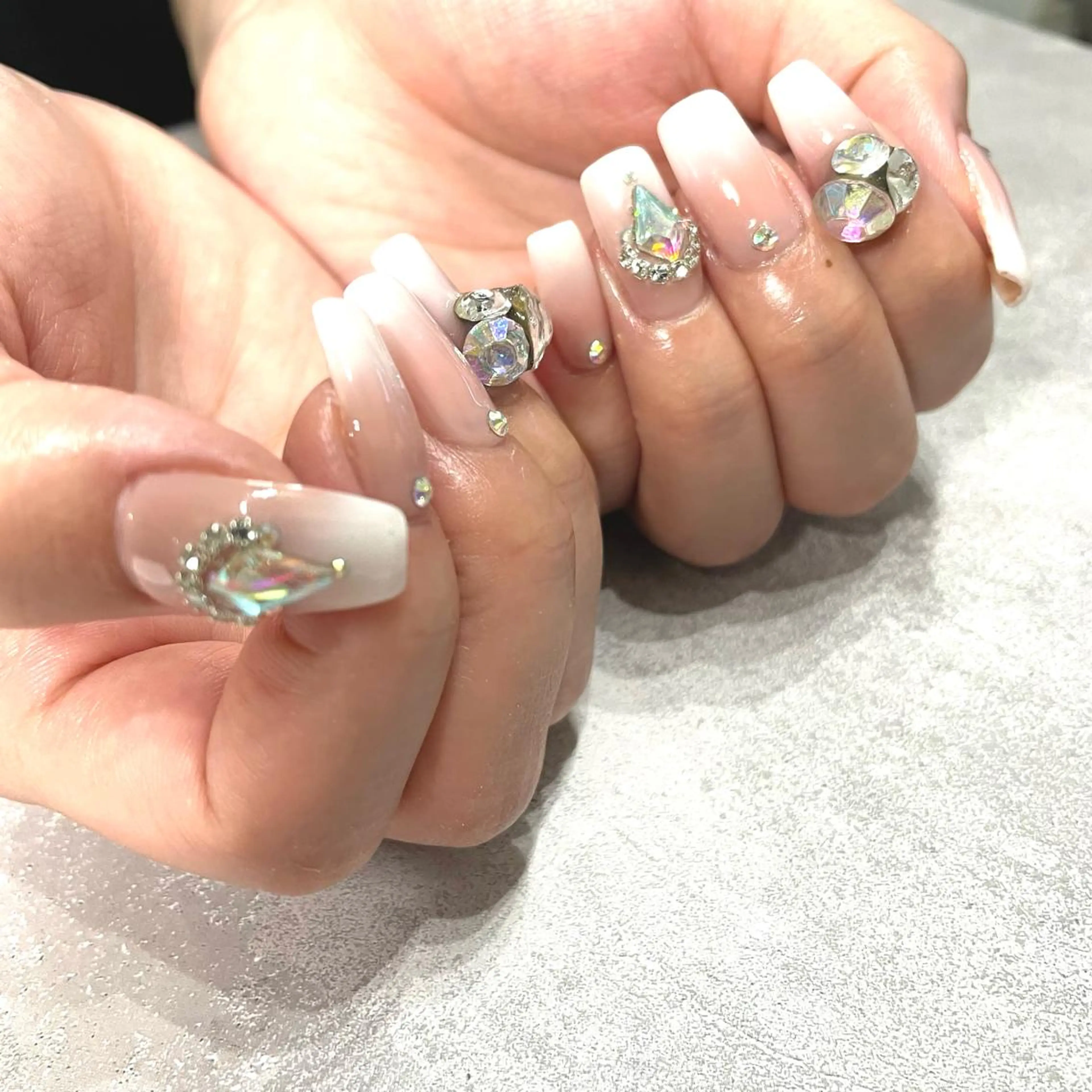 ネイル ホワイト ハンドネイル private salon lien所属・private salon　lienのネイルデザイン