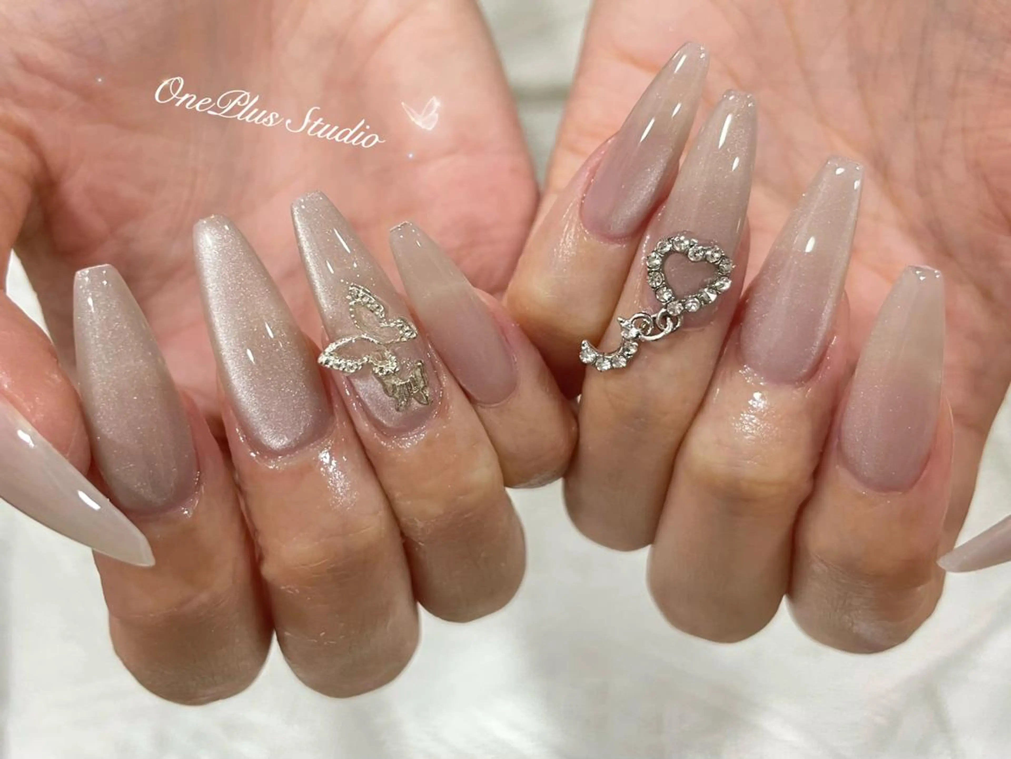 ネイル アートネイル オーロラネイル ガーリー キラキラネイル 韓国ネイル haruka 🧸のネイルデザイン