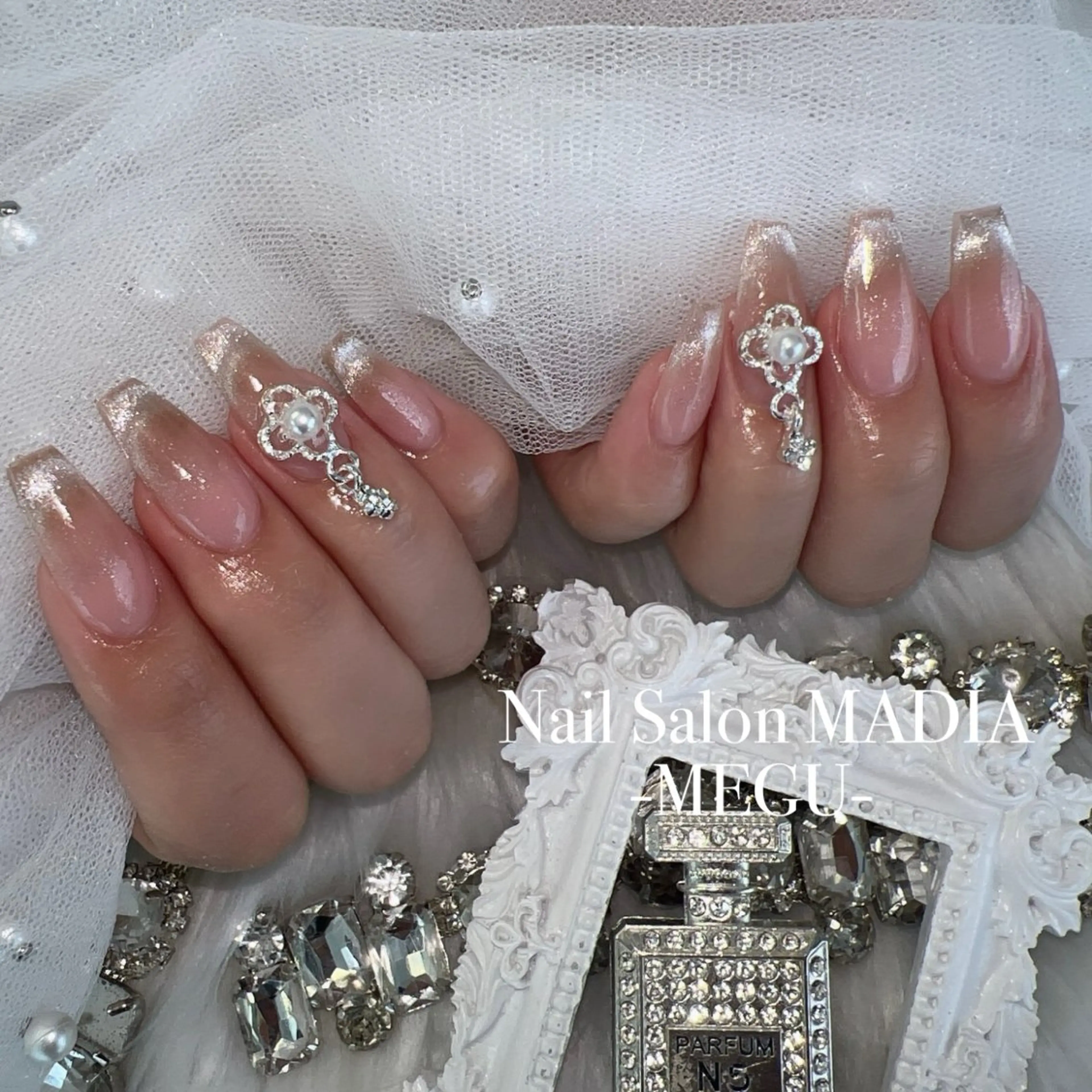 ネイル MADIA藤沢所属・MADIA MEGUのネイルデザイン