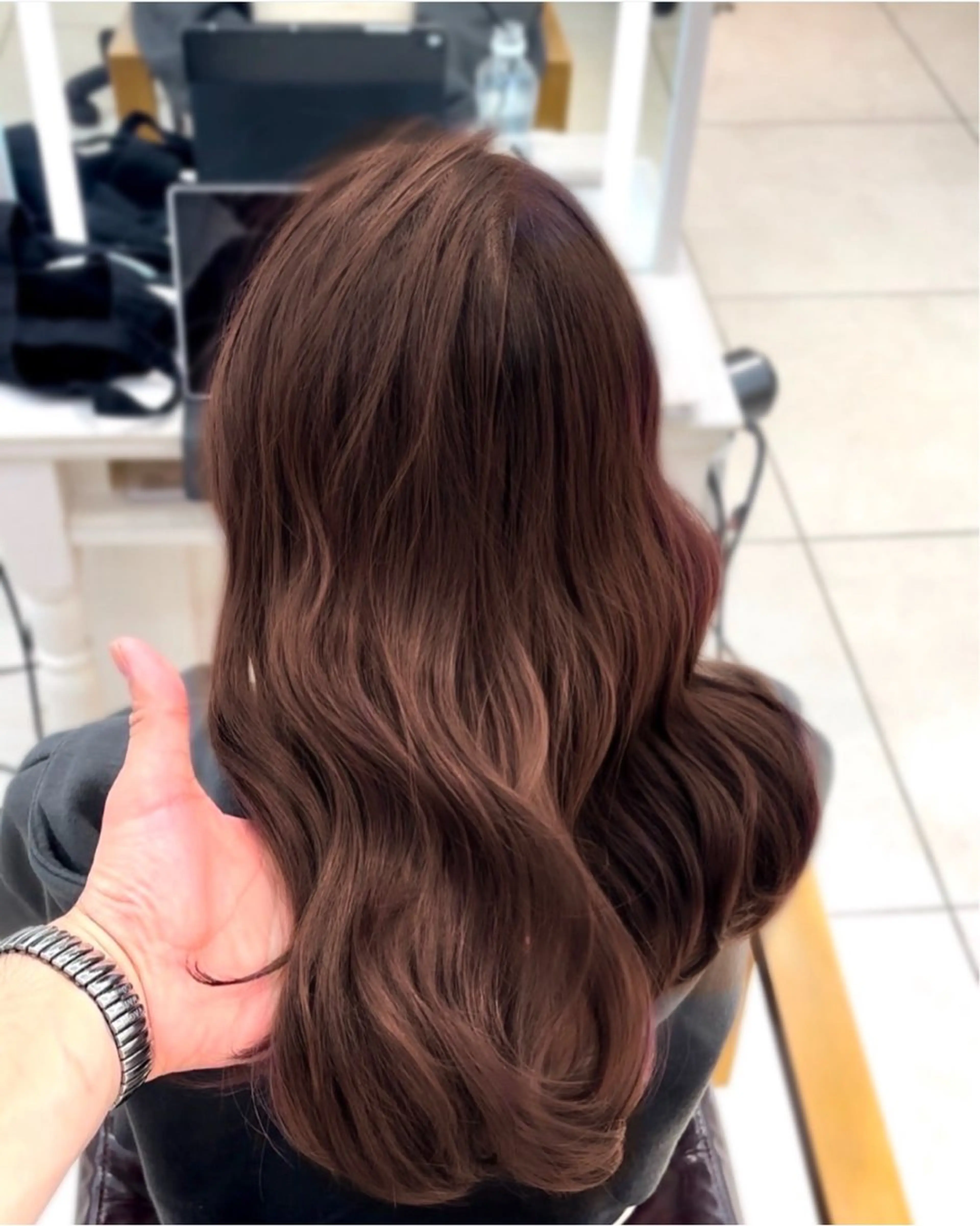 セミロング くびれヘア 韓国風ヘア レイヤーカット ヘアカラー トリートメント 新宿/韓国メンズ RIKUパーマのヘアスタイル