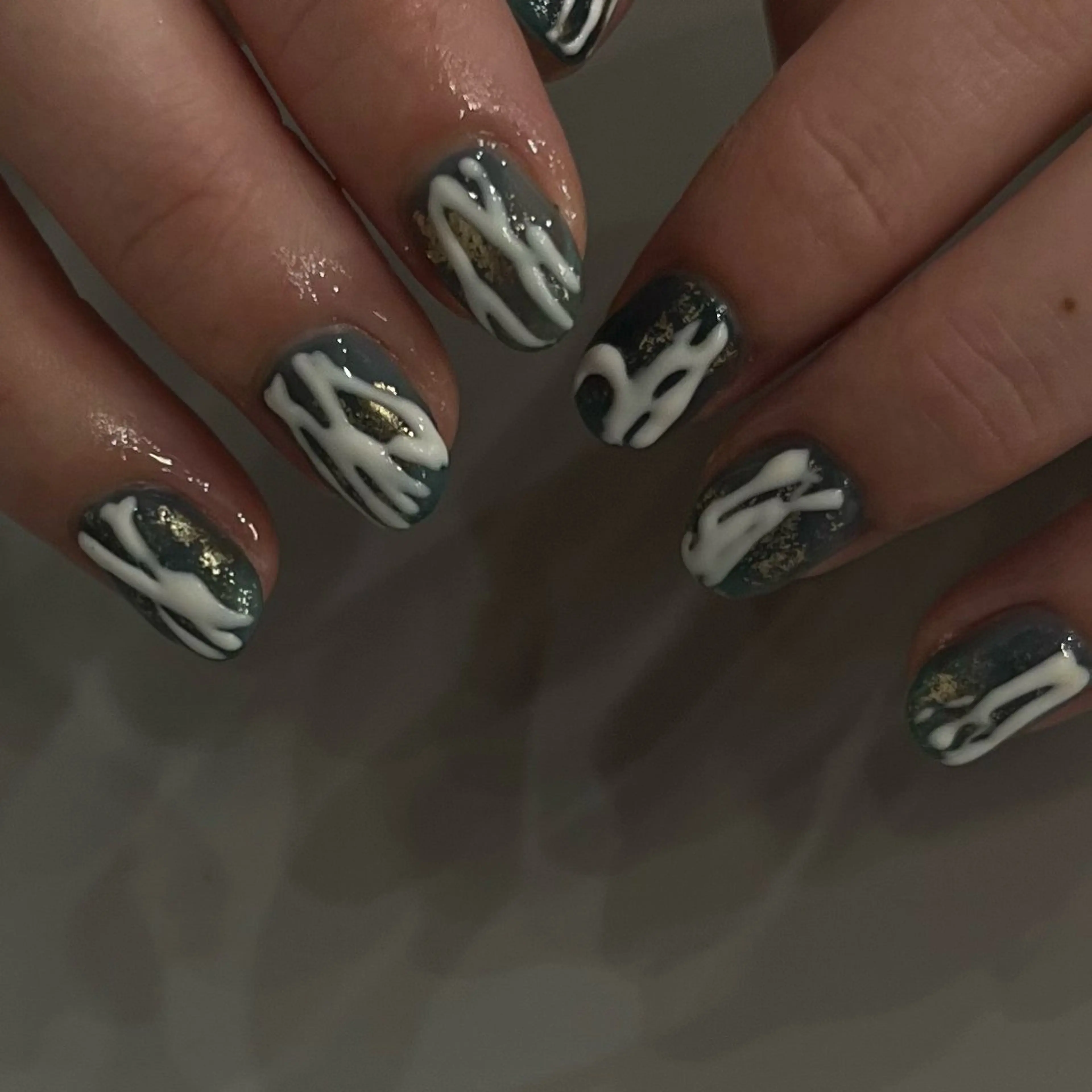 ネイル ホワイト ハンドネイル nue -Msisnail&eyebrow-【ムー】所属・nue【ムー】 SUZUKAのネイルデザイン