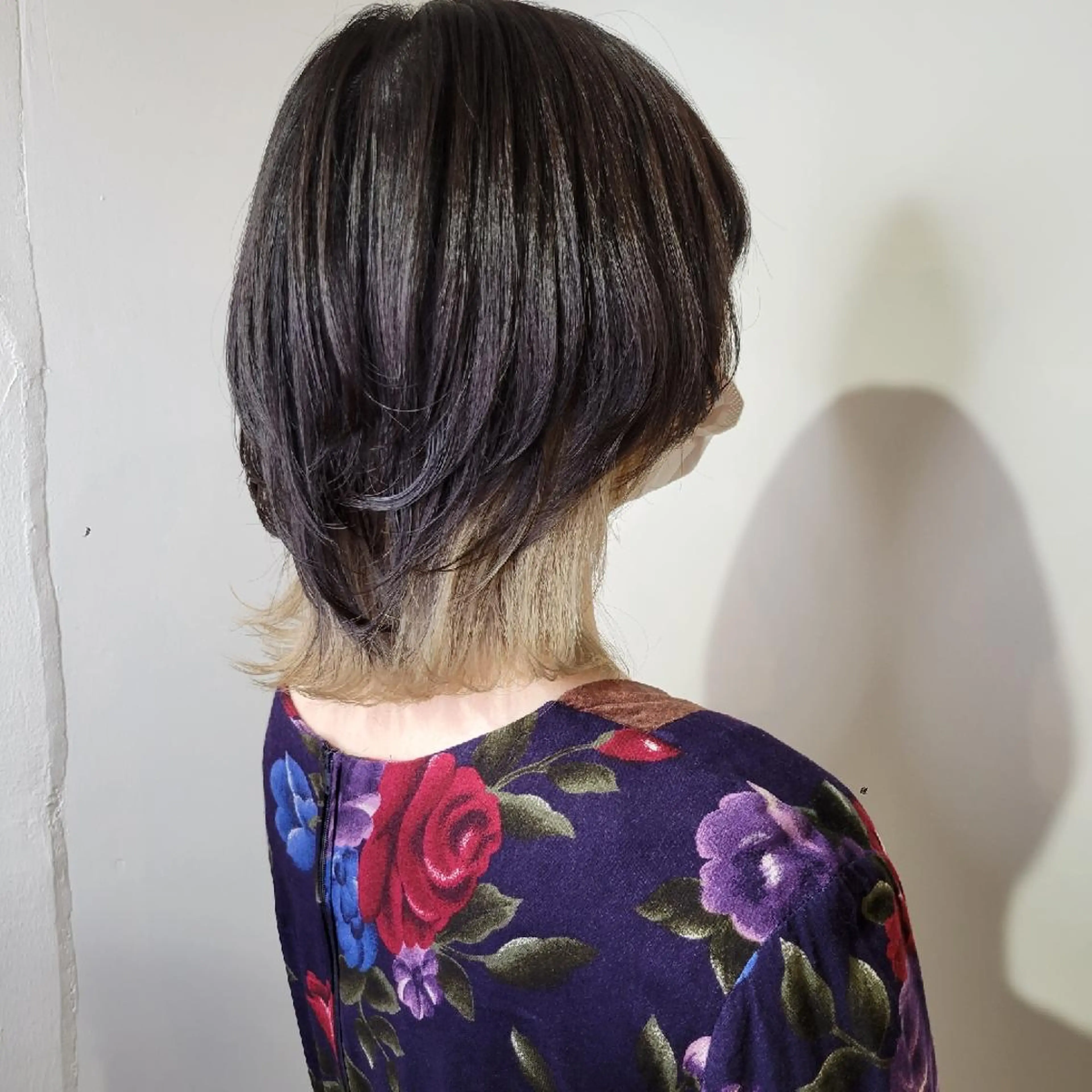 ミディアム ウルフカット カット ヘアカラー トリートメント 🇰🇷透明感×ハイ トーン🌟tomoのヘアスタイル