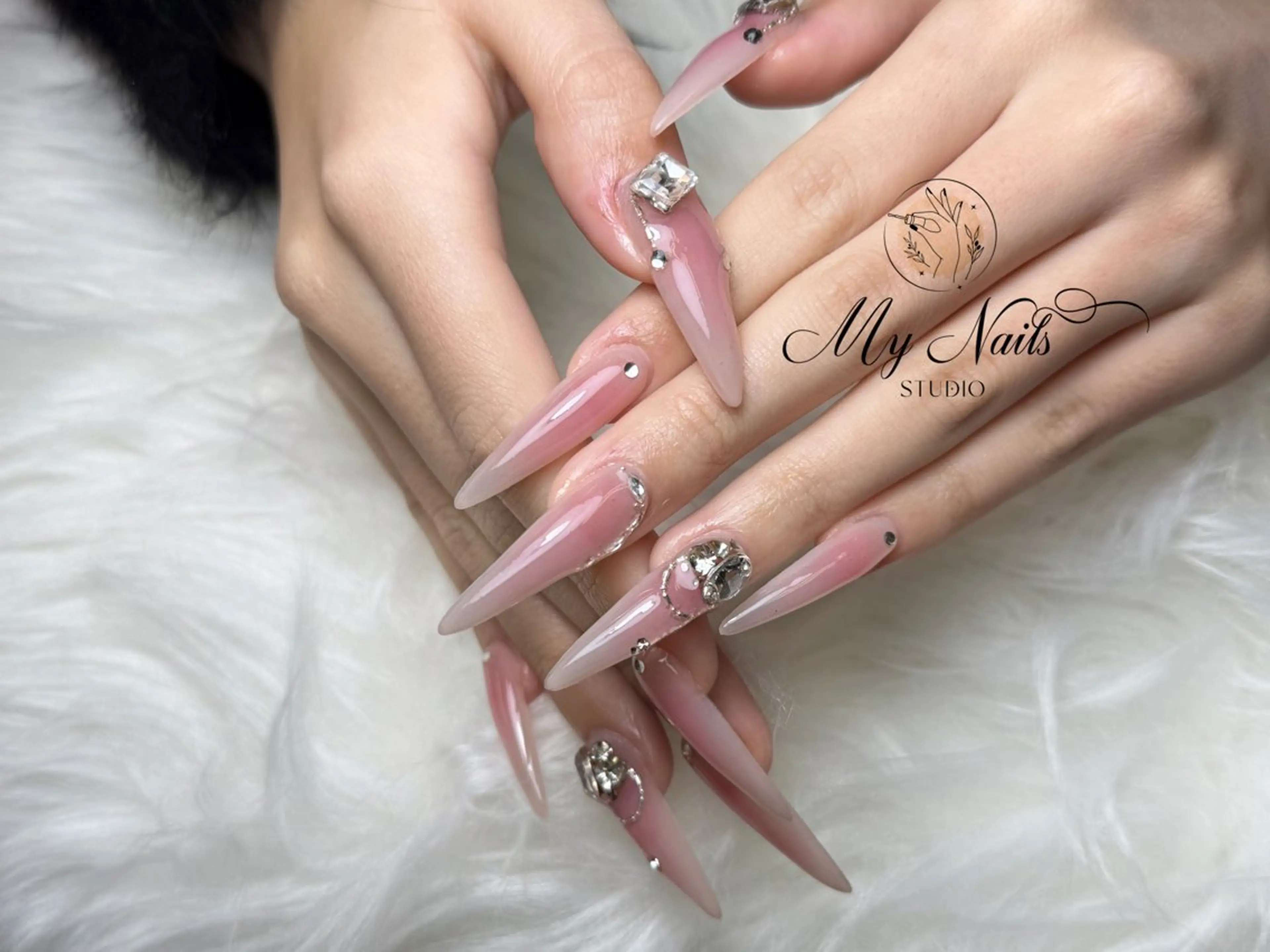 ネイル 長さ出し シンプルネイル My Nail Salon所属・My Nail Salonのネイルデザイン