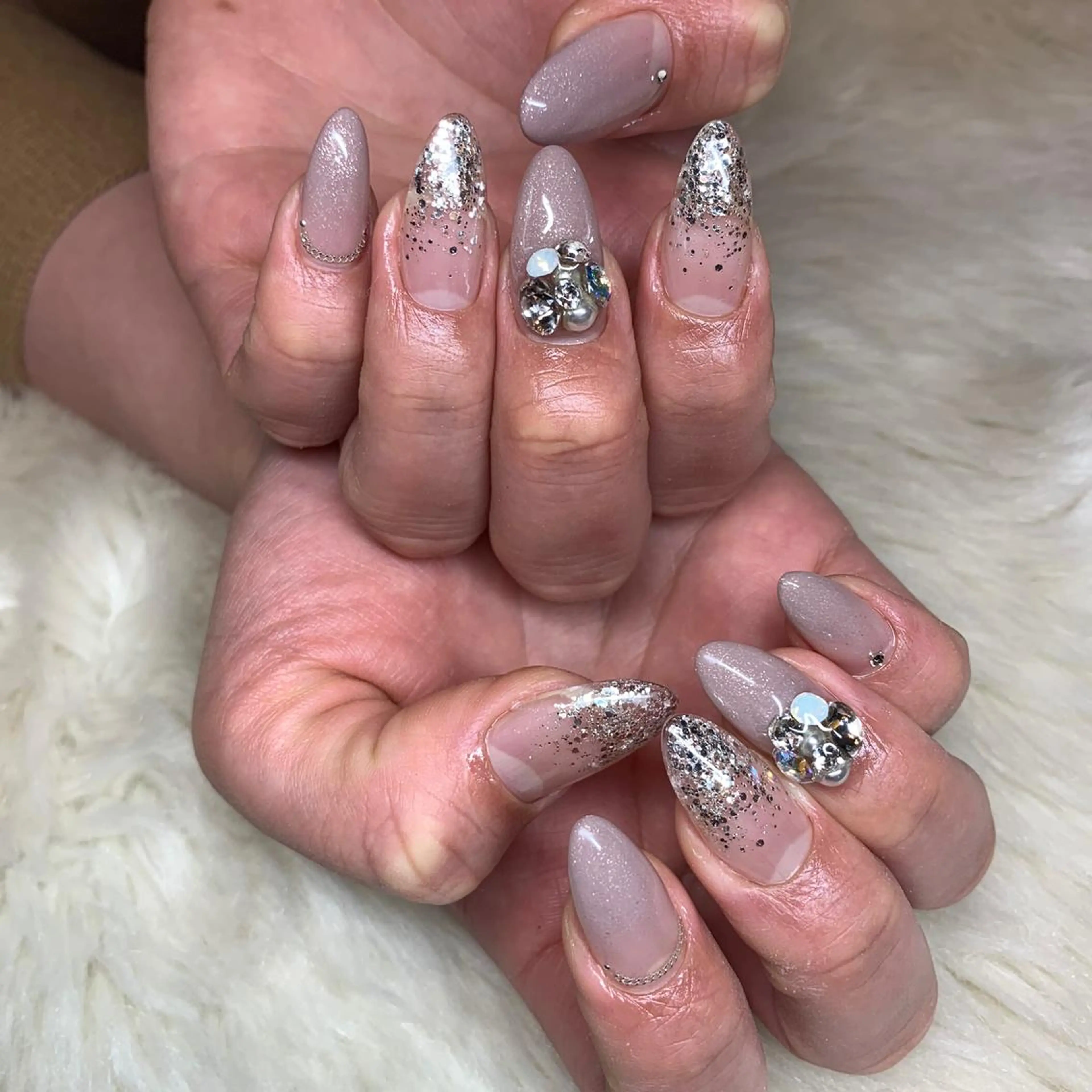 ネイル 長さ出し repos~ルポ~所属・里見 麗のネイルデザイン