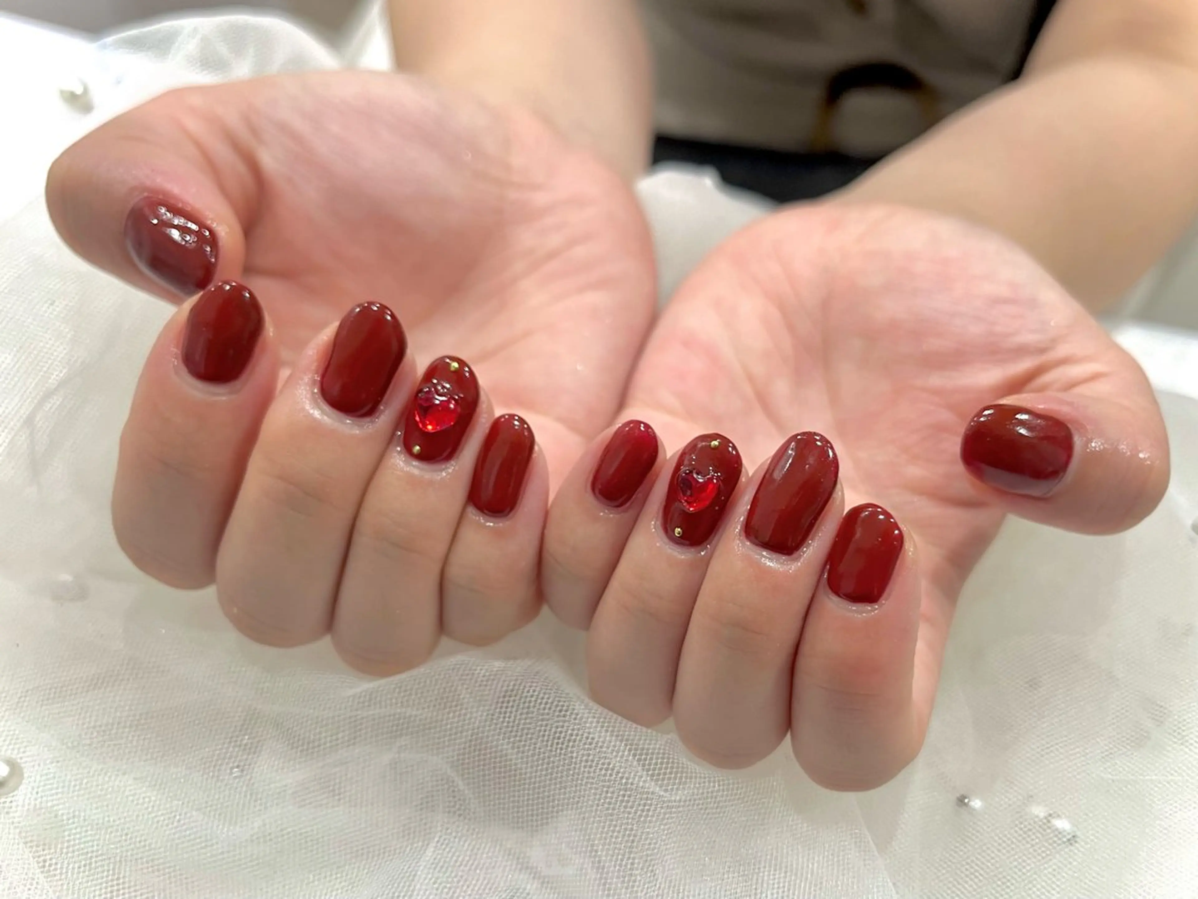 ネイル ボルドー ハート キラキラネイル 赤色 ハンドネイル Nail salon Cielel⟡Ayaのネイルデザイン