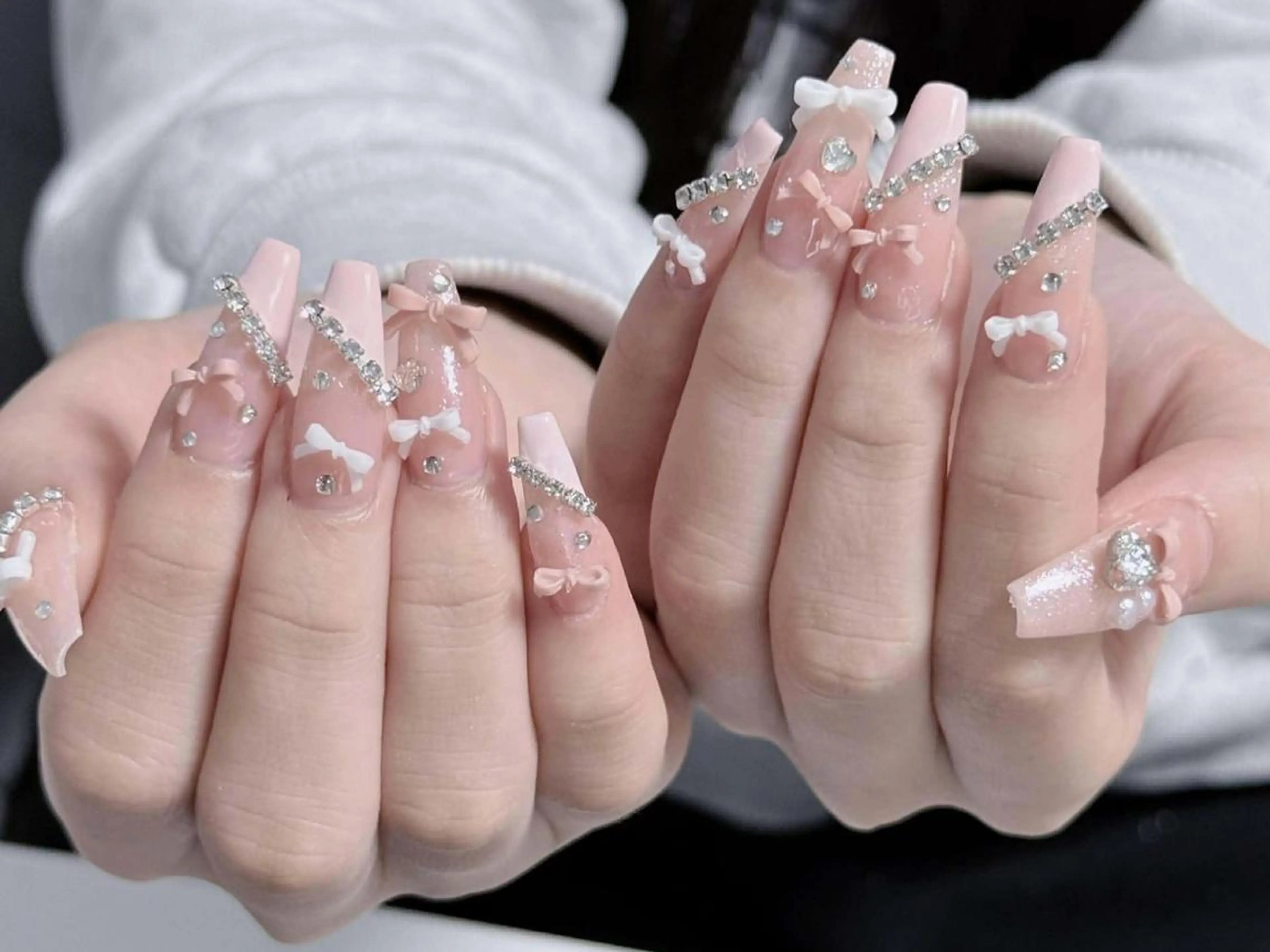 ネイル オーロラネイル 長さ出し フットネイル フレンチネイル ジェルネイル Yuu🎀 Belle Nailのネイルデザイン