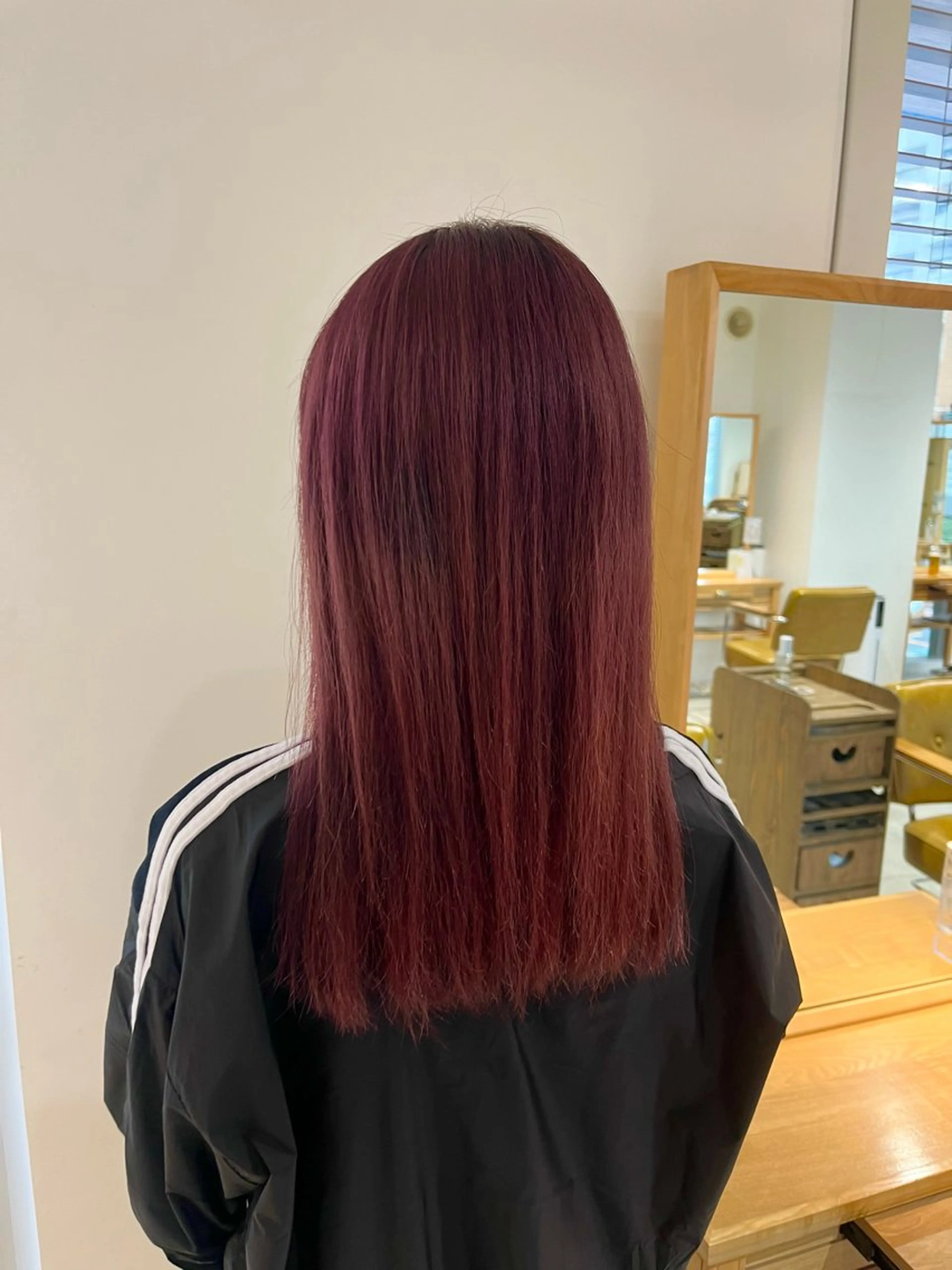 セミロング 和泉田 真白のヘアスタイル