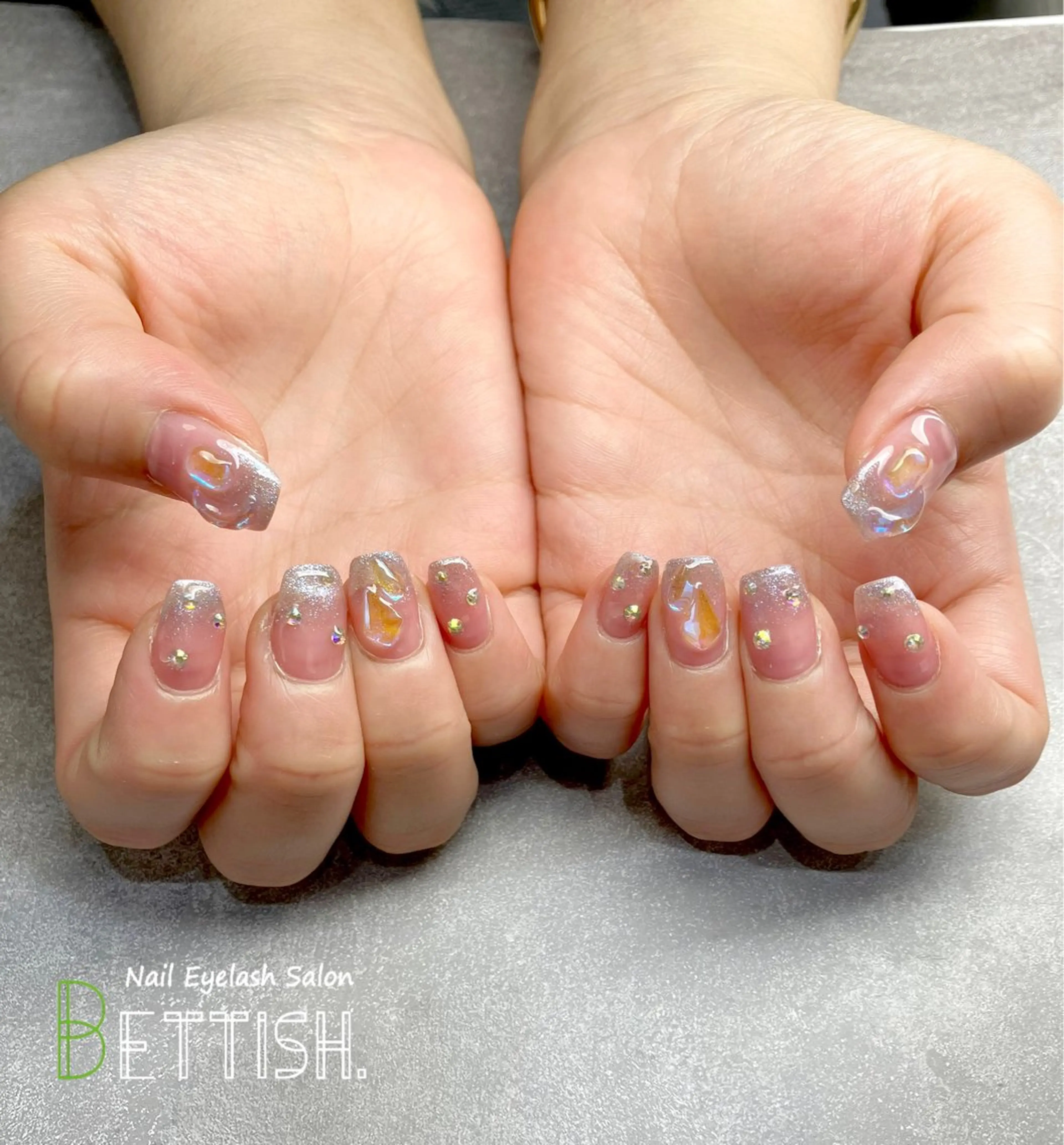 ネイル クリアネイル グラデーション マグネットネイル ピンク ハンドネイル BETTISH. KUMIKO☺︎︎のネイルデザイン