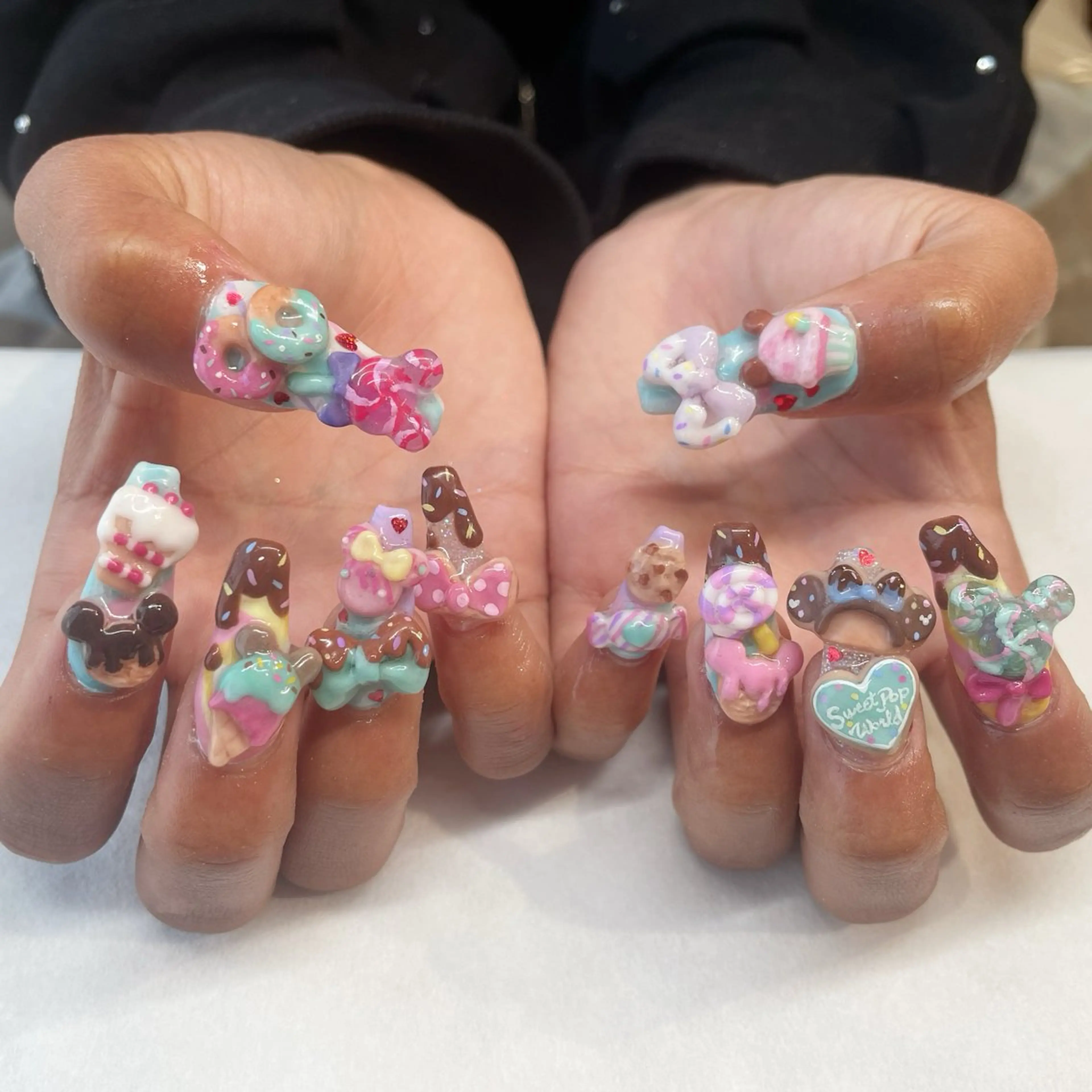 ネイル ハンドネイル 💎🐰 saki. m 🐰💎のネイルデザイン