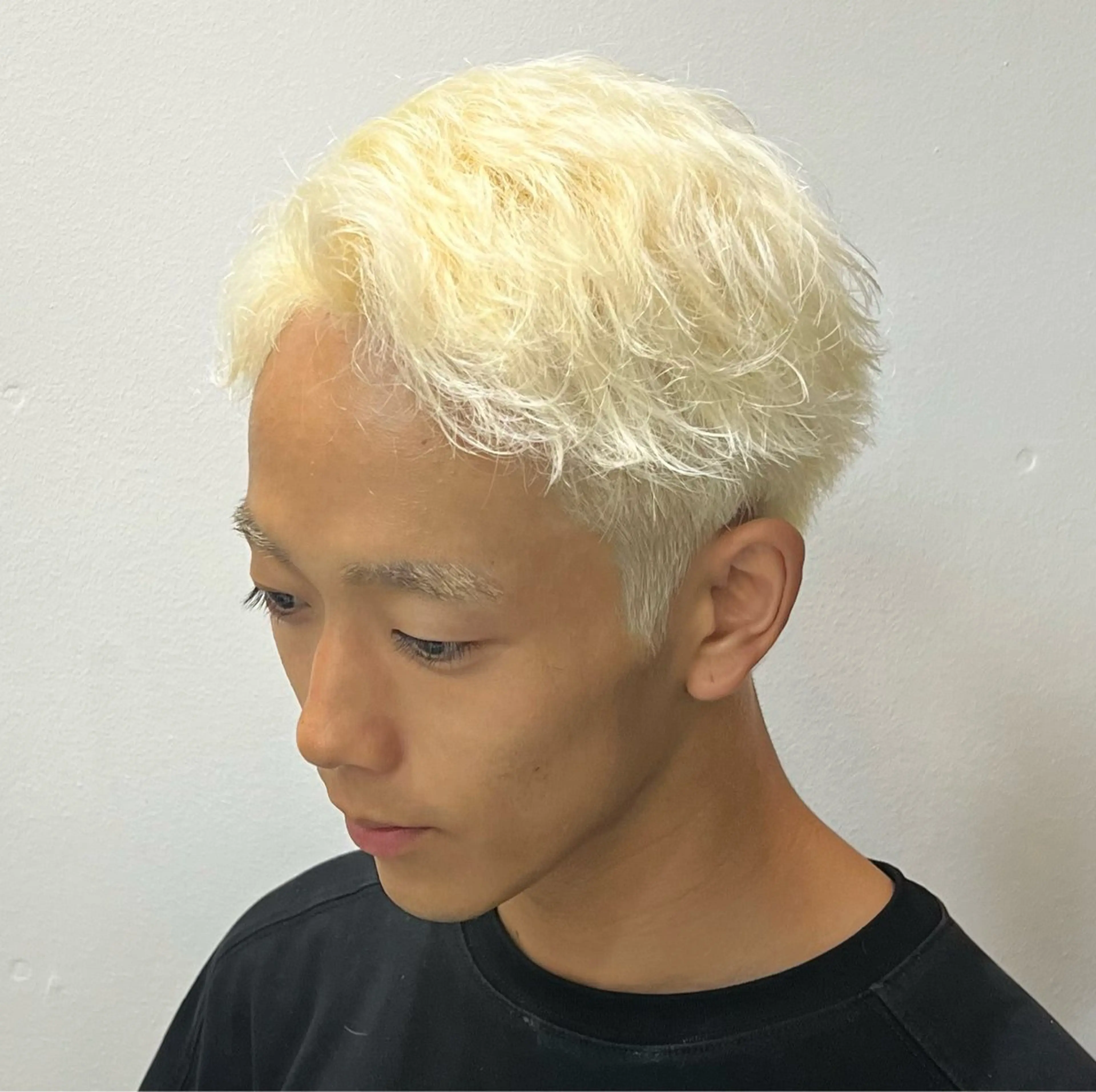 カラー メンズ カット ヘアカラー トリートメント ダブルカラー寒色系 ボリューム改善ハヤトのヘアスタイル