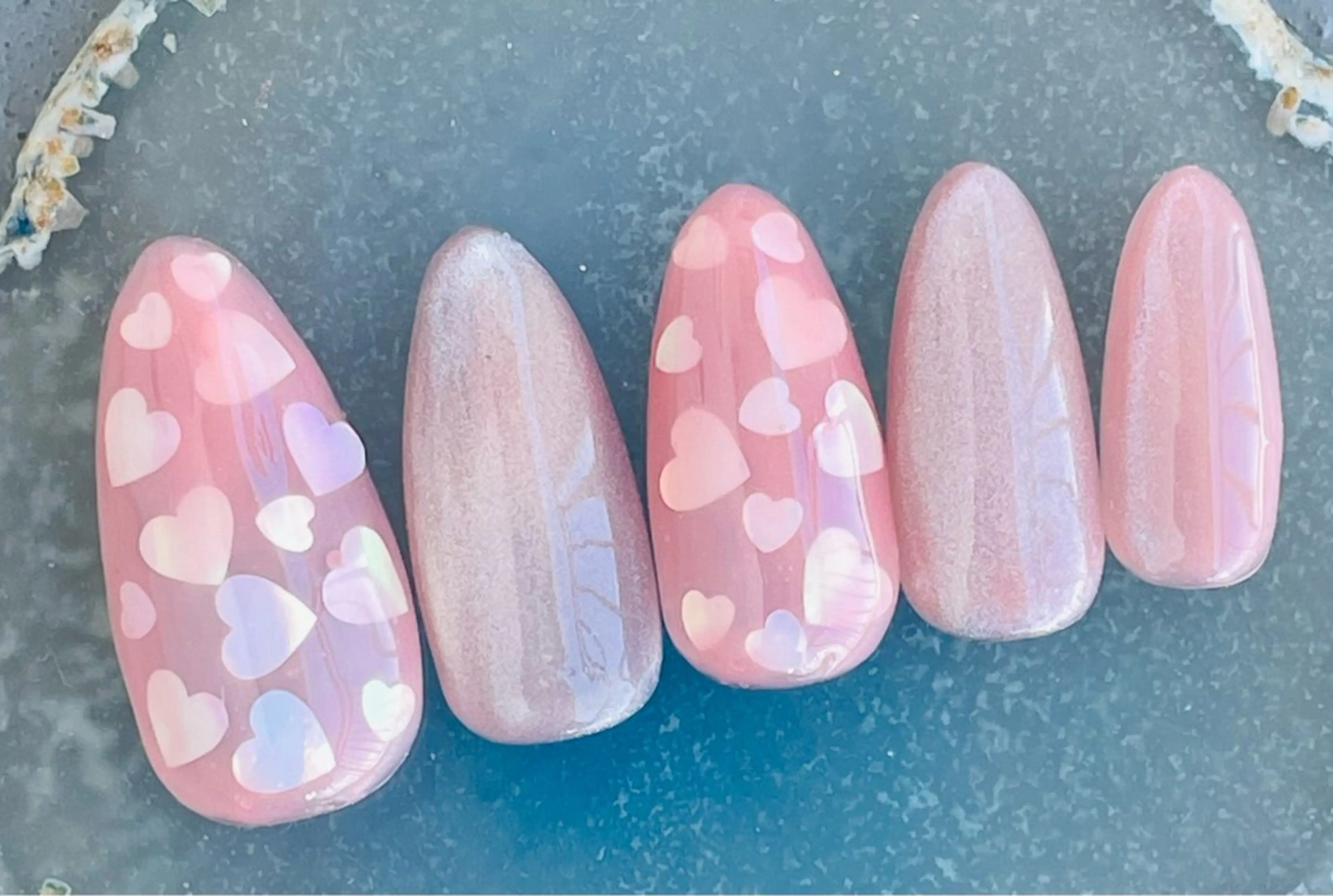 ネイル ハート ホログラムネイル マグネットネイル ハンドネイル koto nails所属・koto nailsのネイルデザイン