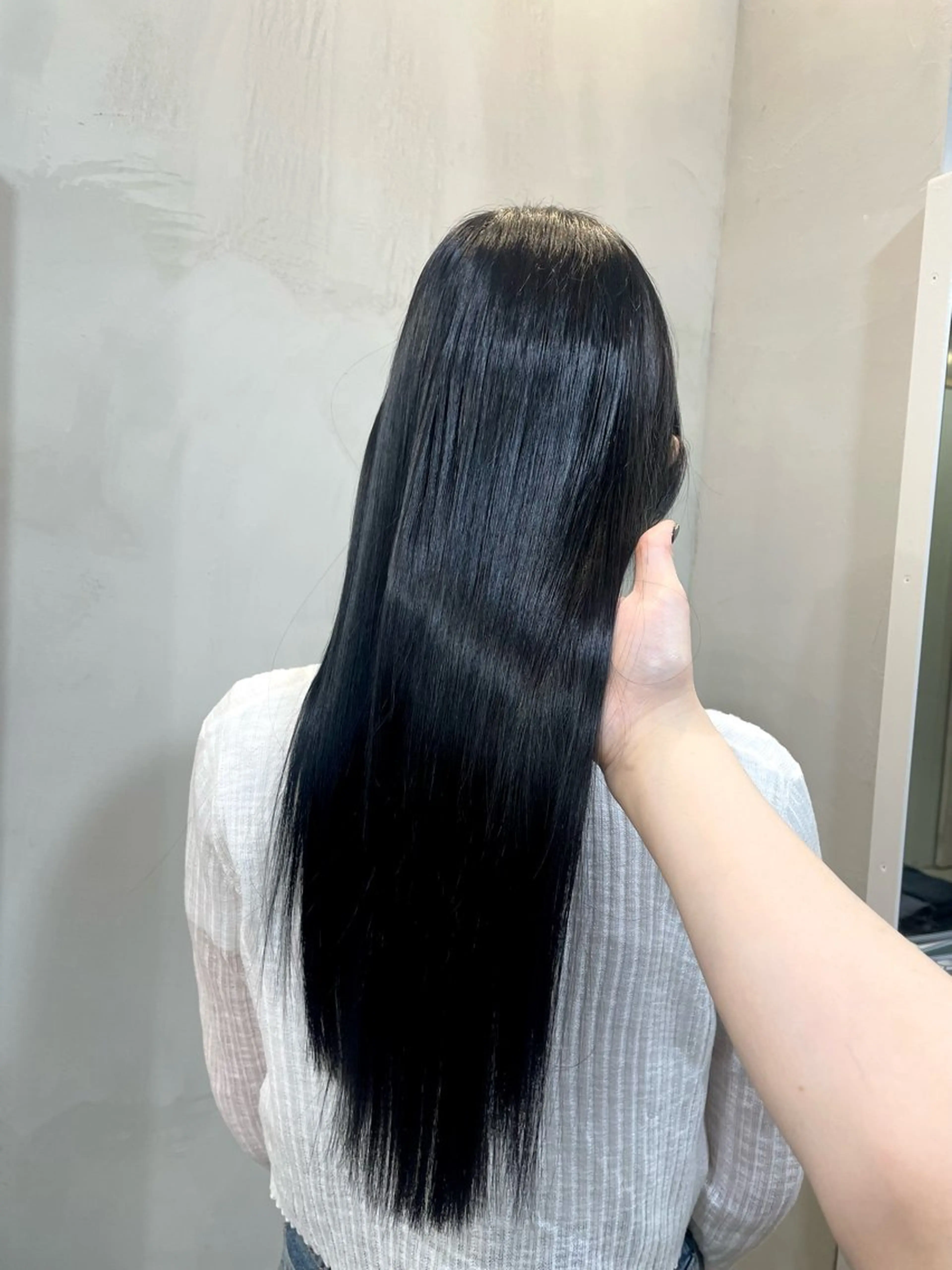 ロング カラー 黒髪 ブルーカラー ブルーブラック 伊藤 実悠/豊橋/ 髪質改善カラーのヘアスタイル