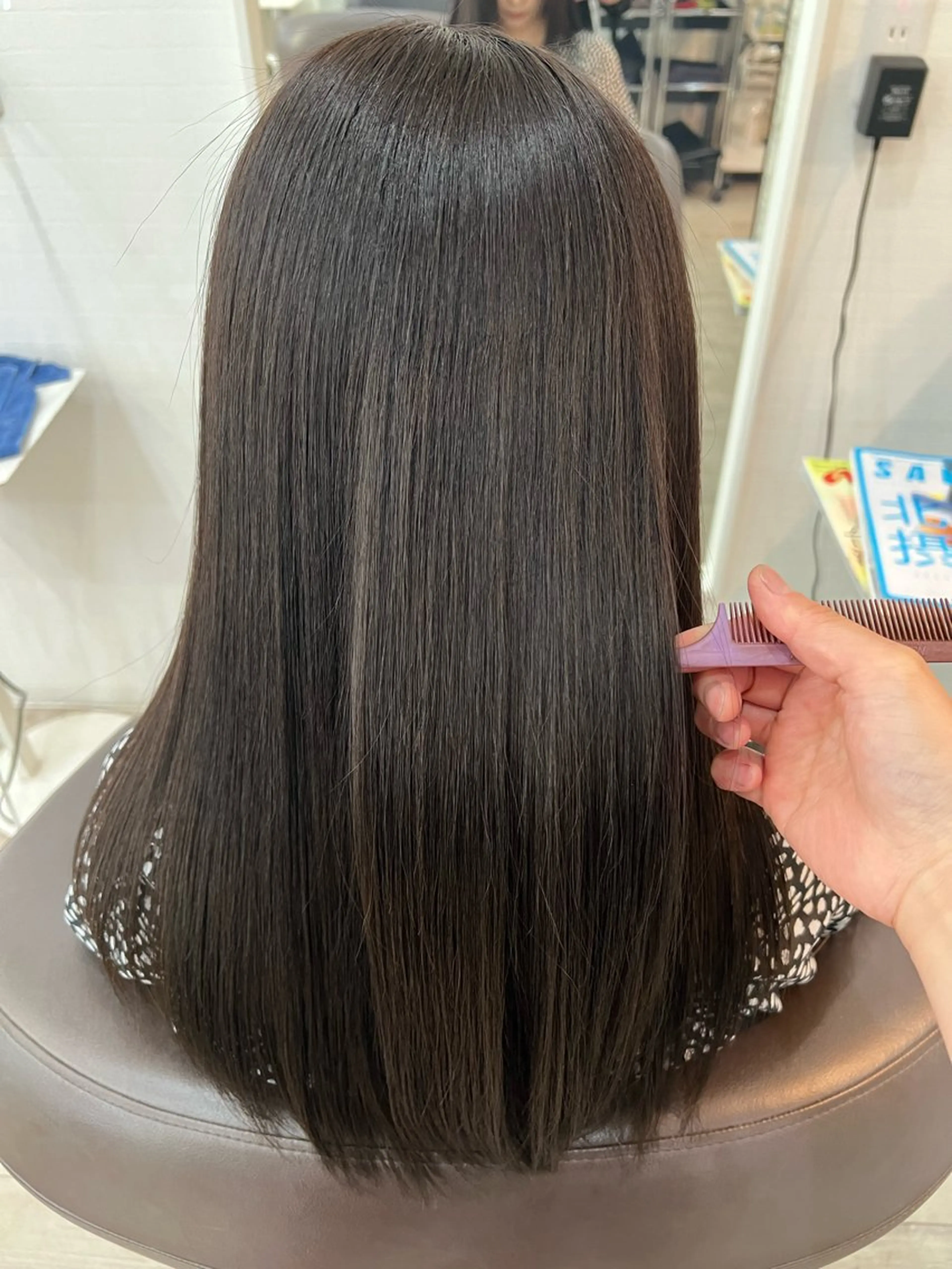 セミロング パーマ ストレートパーマ 縮毛矯正 トリートメント Ripps長居所属・メテオ ／ヘアカラー 西川菜実のヘアスタイル