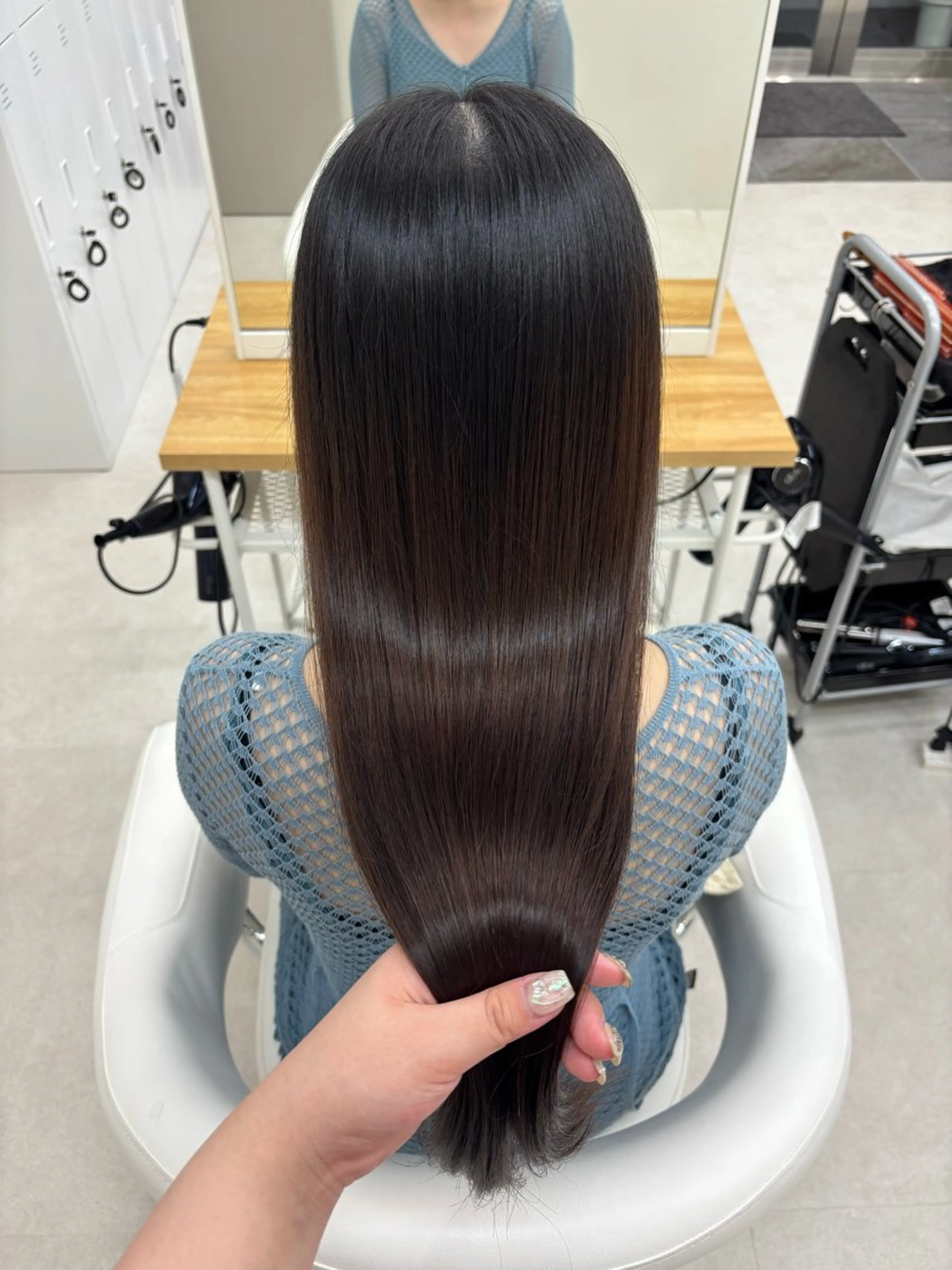 ロング 縮毛矯正 トリートメント 𝗆𝗂𝗒𝗎 🐈‍⬛🎀のヘアスタイル