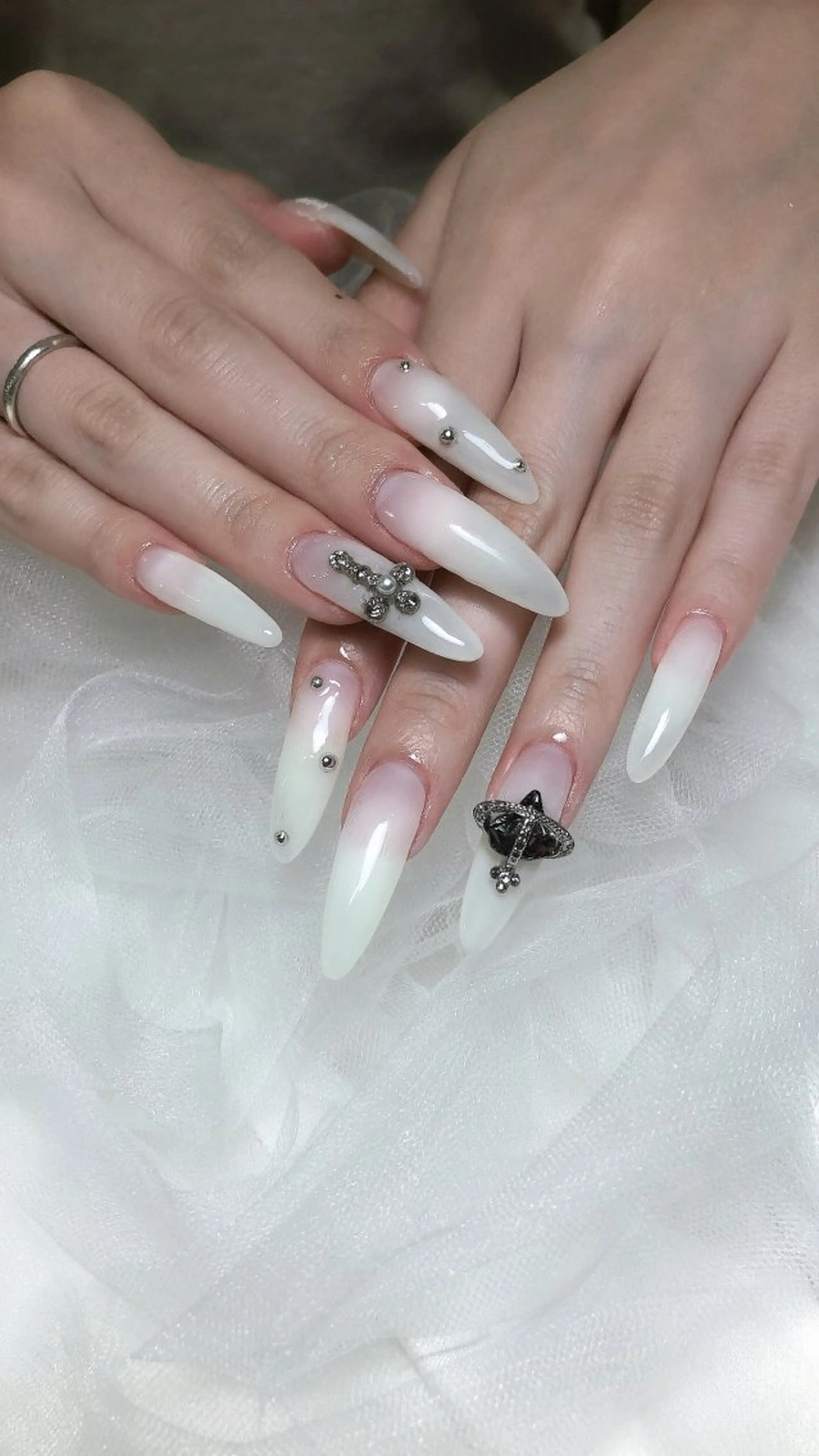 ネイル LR.ONE ヨウのネイルデザイン