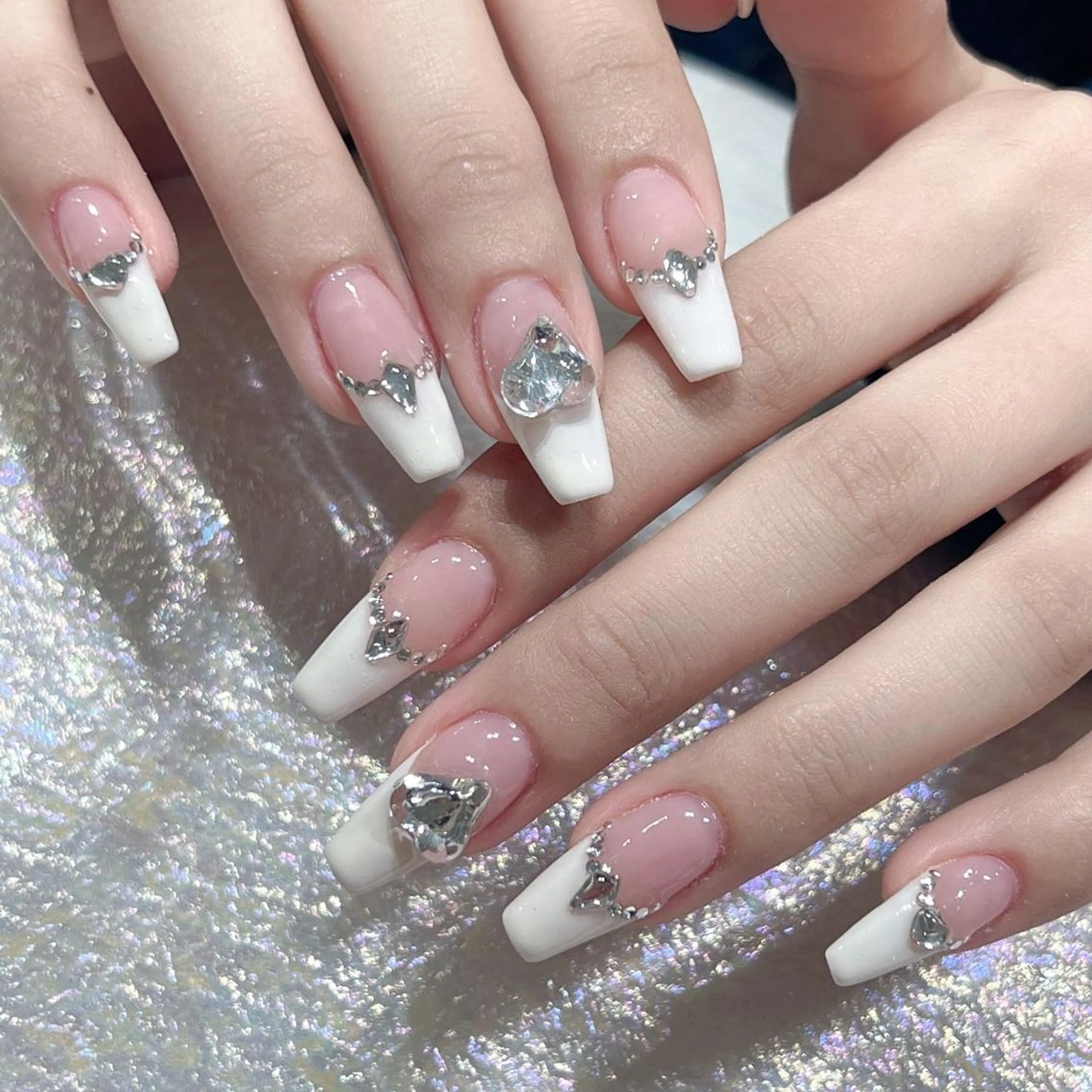 ネイル ハンドネイル Queens PUPUのネイルデザイン