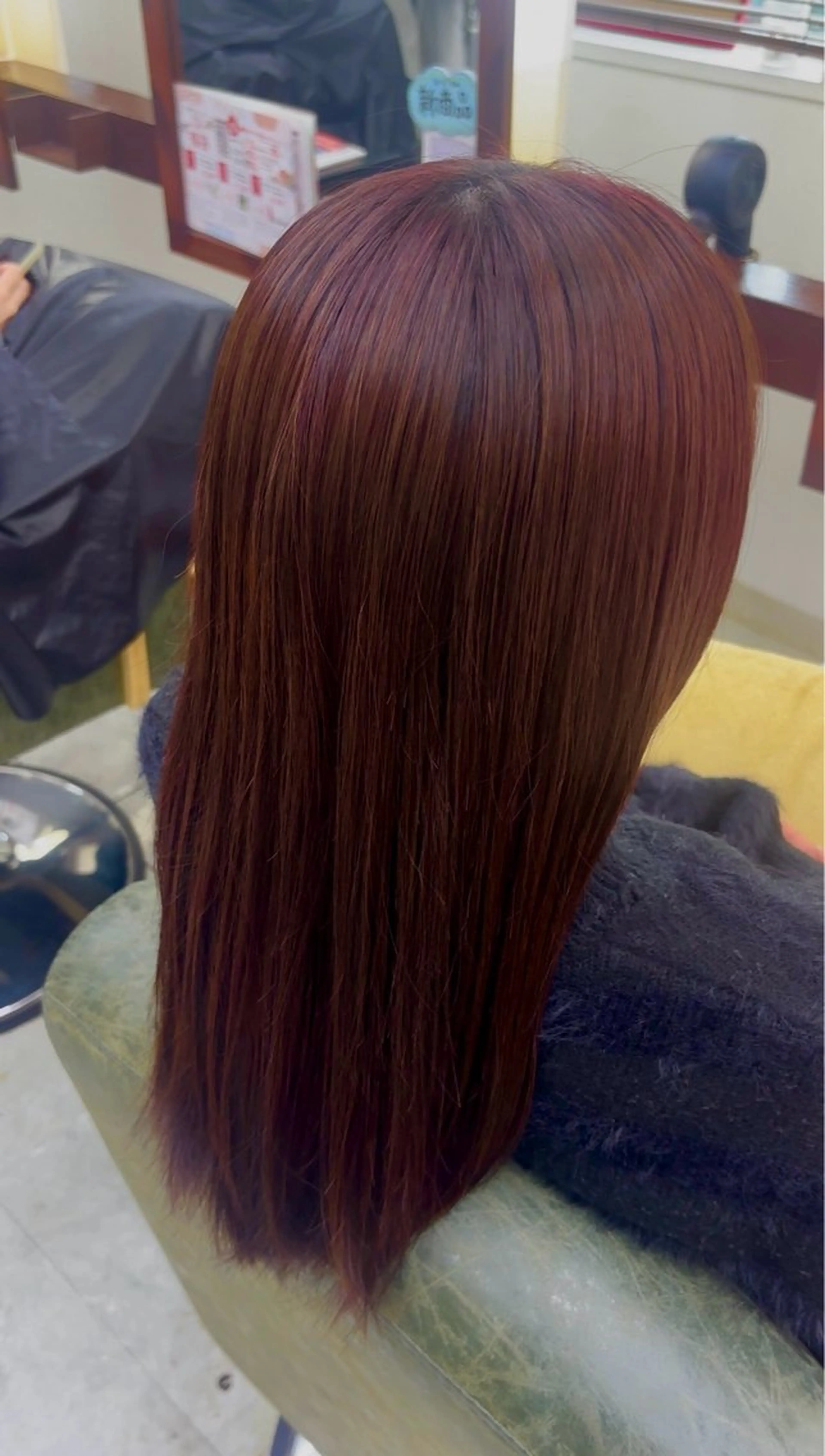 カラー ブラウンカラー 佐々木 彩芽のヘアスタイル