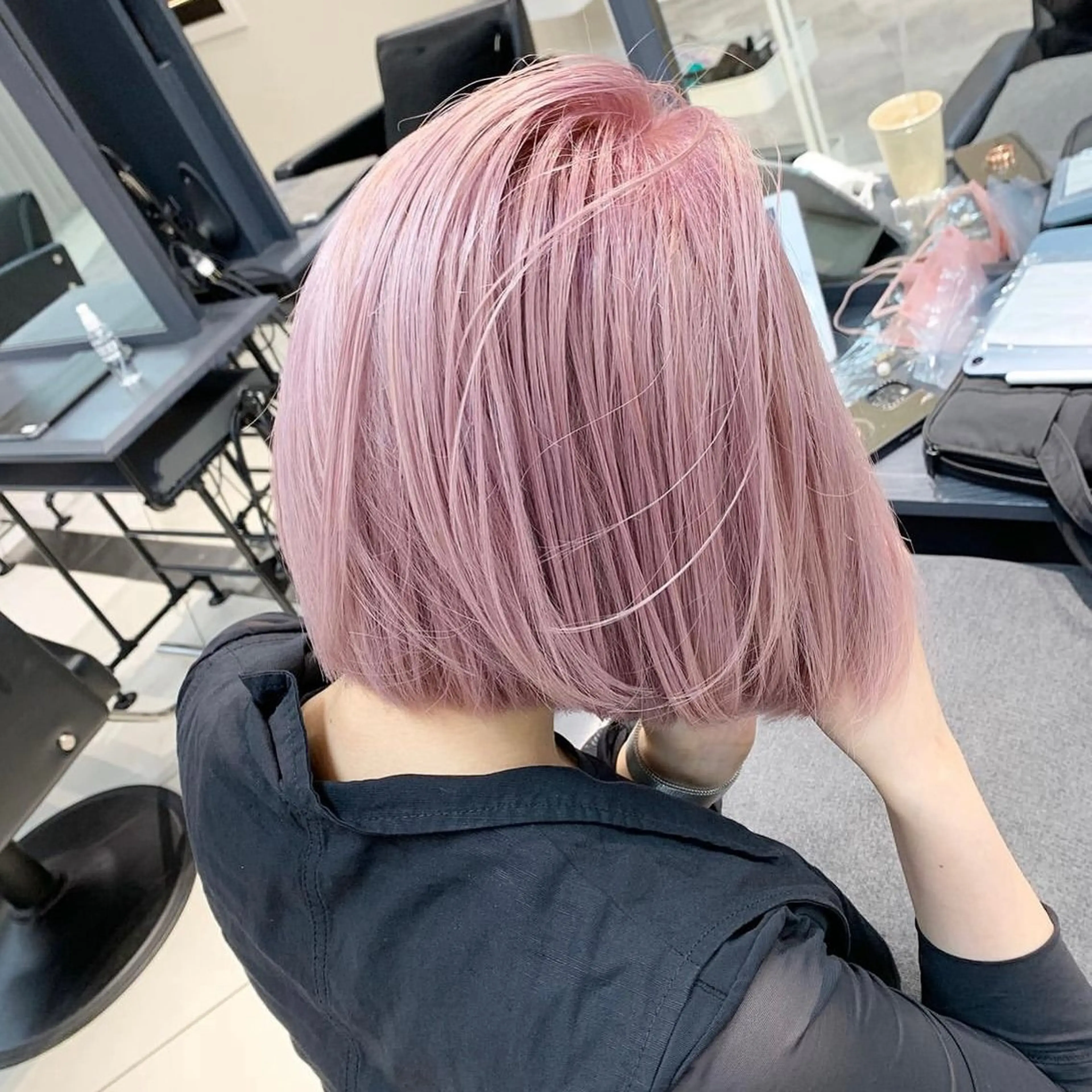 カラー ボブ・顔まわり 💎愛唯(めい)のヘアスタイル