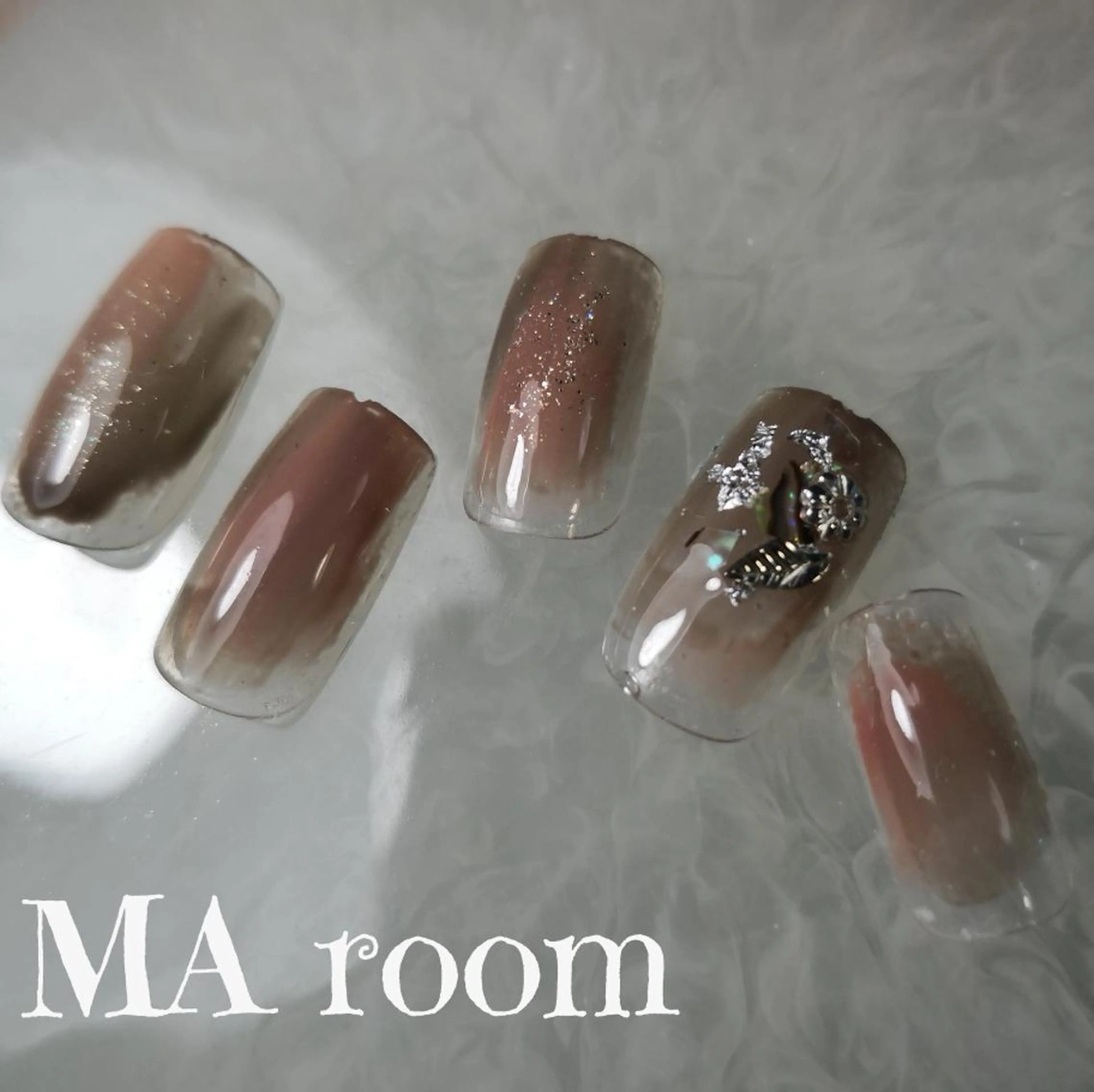 ネイル ＆MERCI所属・&MERCI nail maoのネイルデザイン