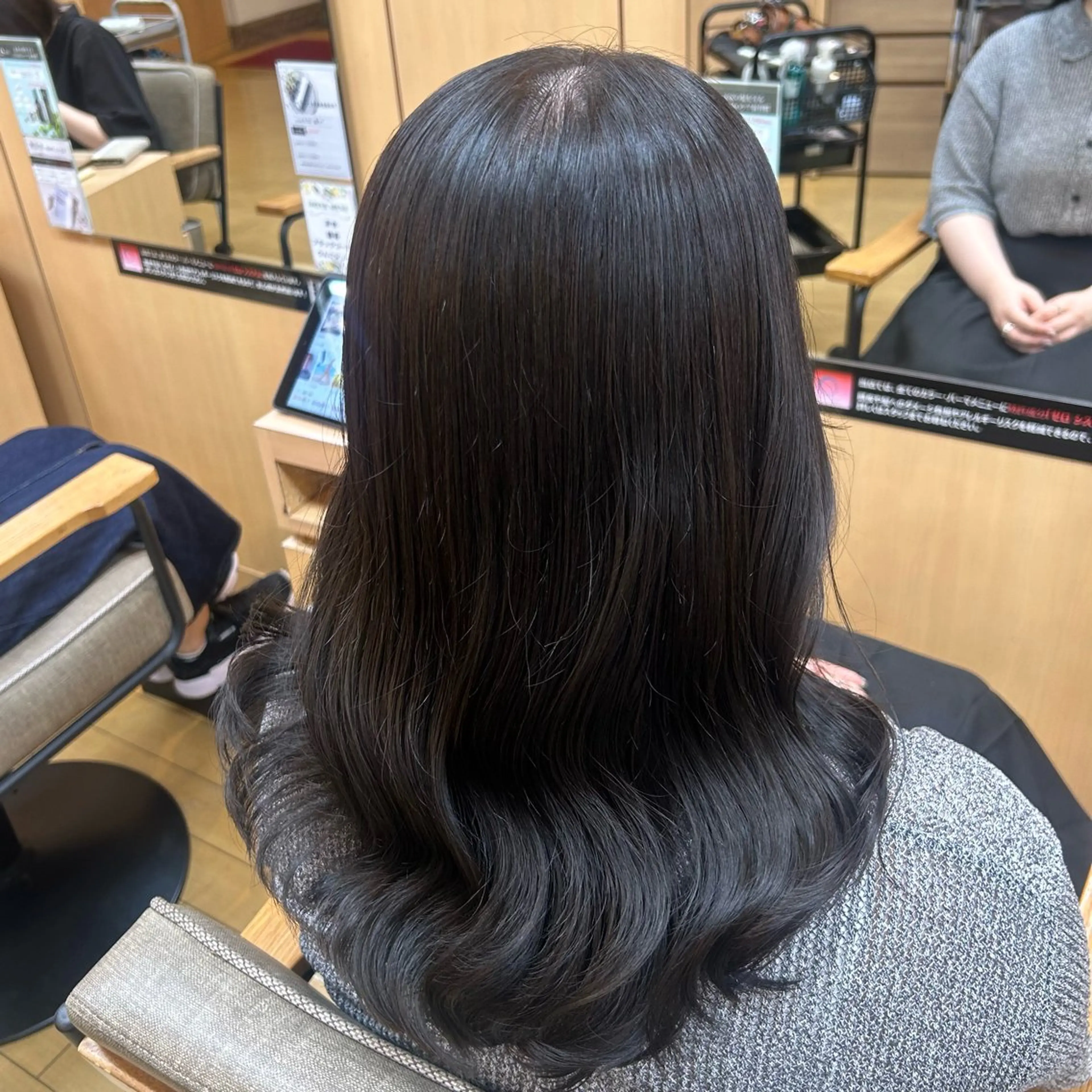 🫧【ミディアム ​〜​ ロング】デザインカット+ヘッドスパシャンプー 🫧の写真