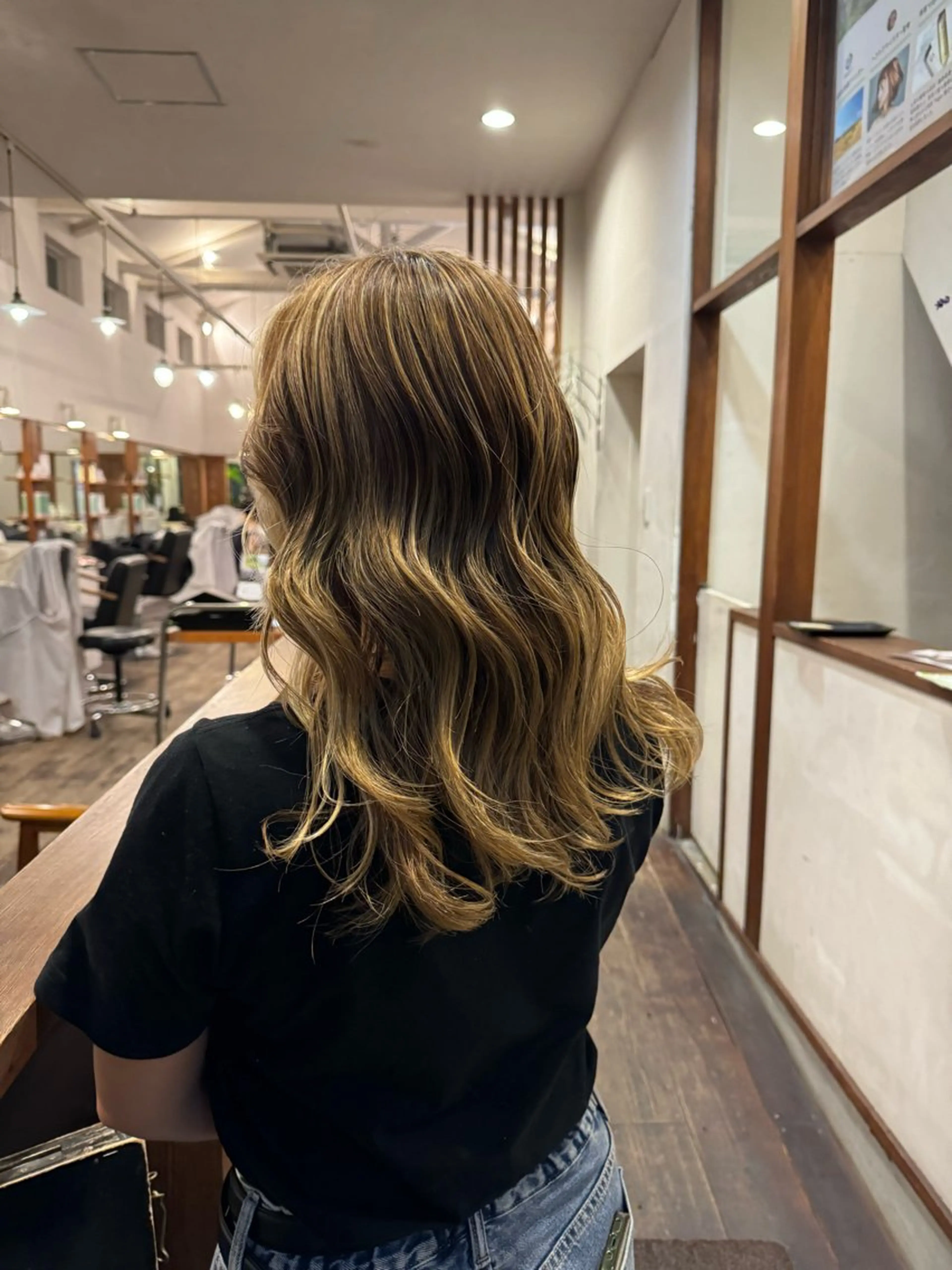 カラー MOK大阪梅田店 Asahiのヘアスタイル