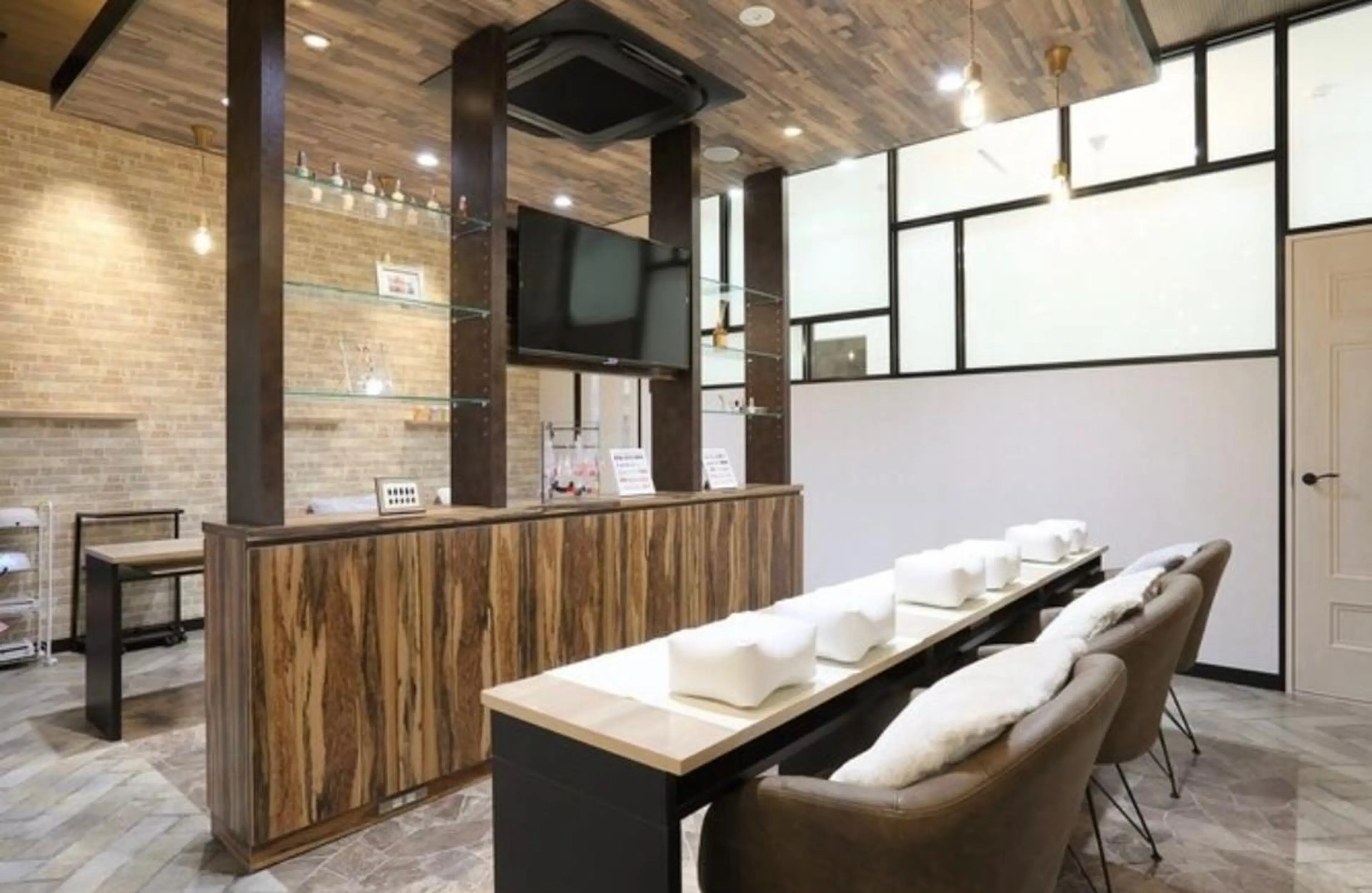 noir（ﾉｱｰﾙ） 豊田・岡崎￤airiのネイルデザイン