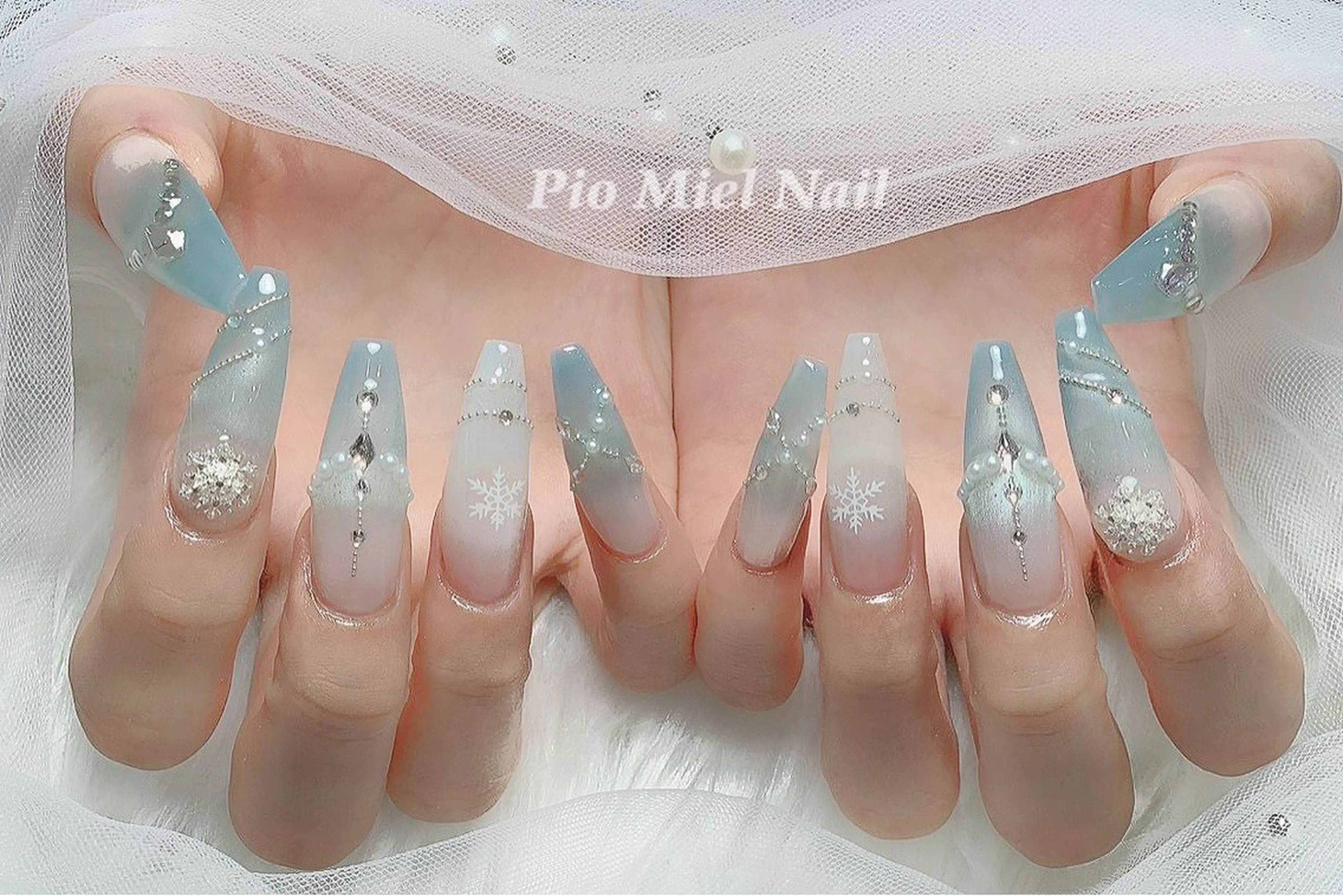 ネイル フレンチネイル 韓国ネイル マグネットネイル ニュアンスネイル オフィスネイル ハンドネイル Pio Mielのネイルデザイン