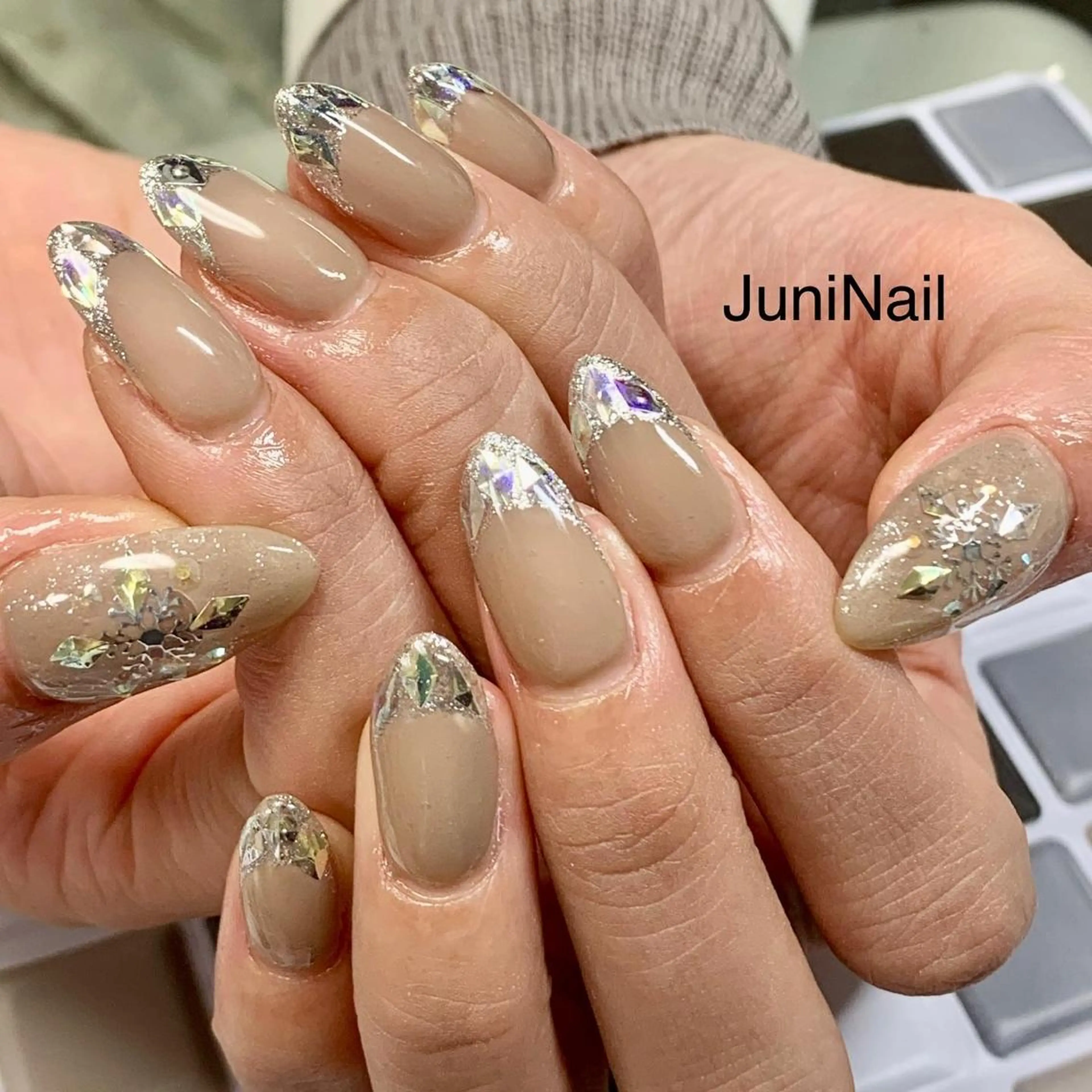 ネイル オーロラネイル クリアネイル 成人式 フラッシュネイル フレンチネイル ハンドネイル JuniNail 주니네일🇰🇷suのネイルデザイン