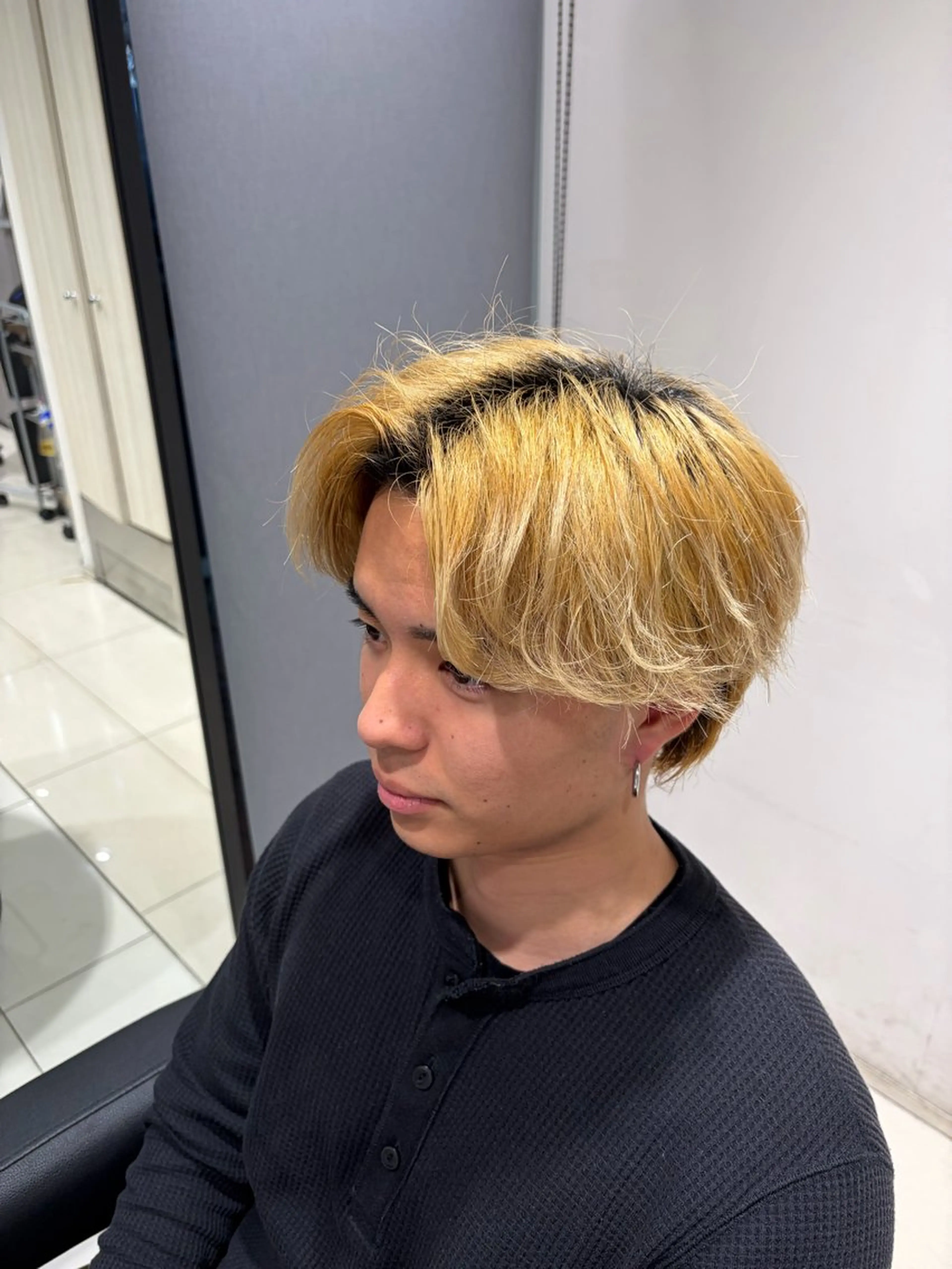 カラー パーマ メンズ センターパート メンズハイトーン ハイトーンカラー 関内/メンズパーマ/ 男性専門/菊池蒼大のヘアスタイル