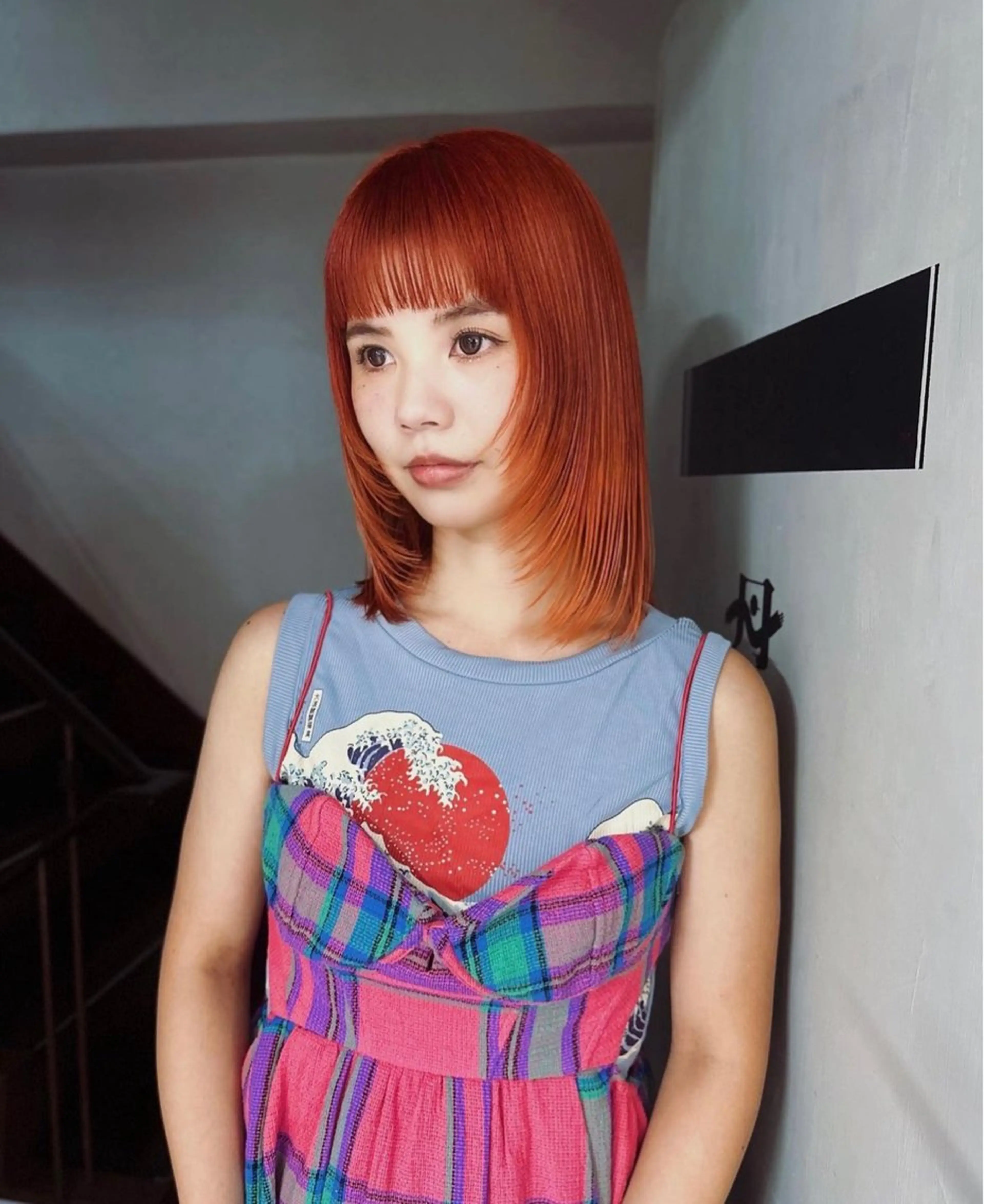 ミディアム カラー 束所属・毛流れセンターパート Sakiのヘアスタイル