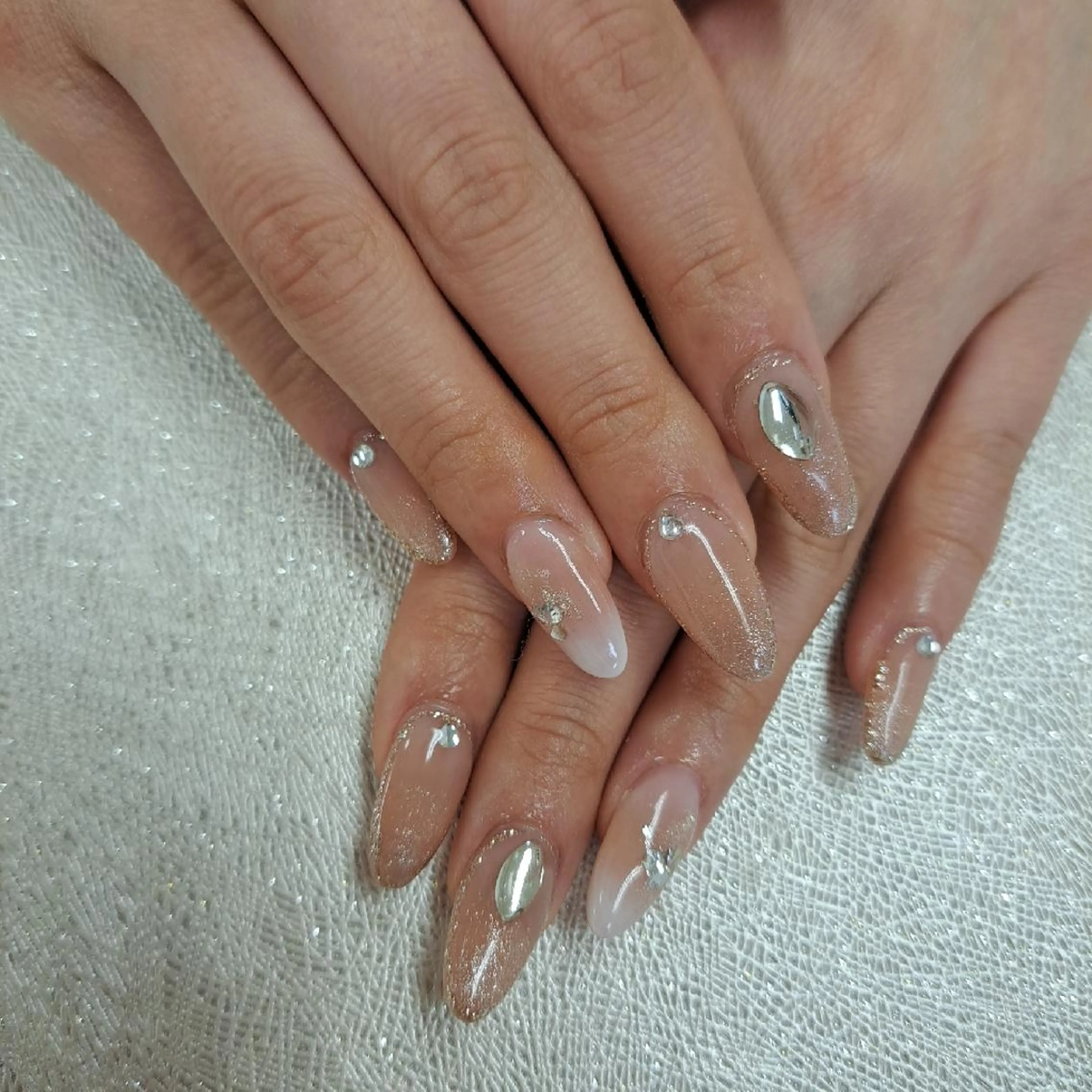 ネイル アートネイル ジェルネイル 持ち込み ニュアンスネイル パラジェル 河野ちえ (雑誌掲載サロン)のネイルデザイン