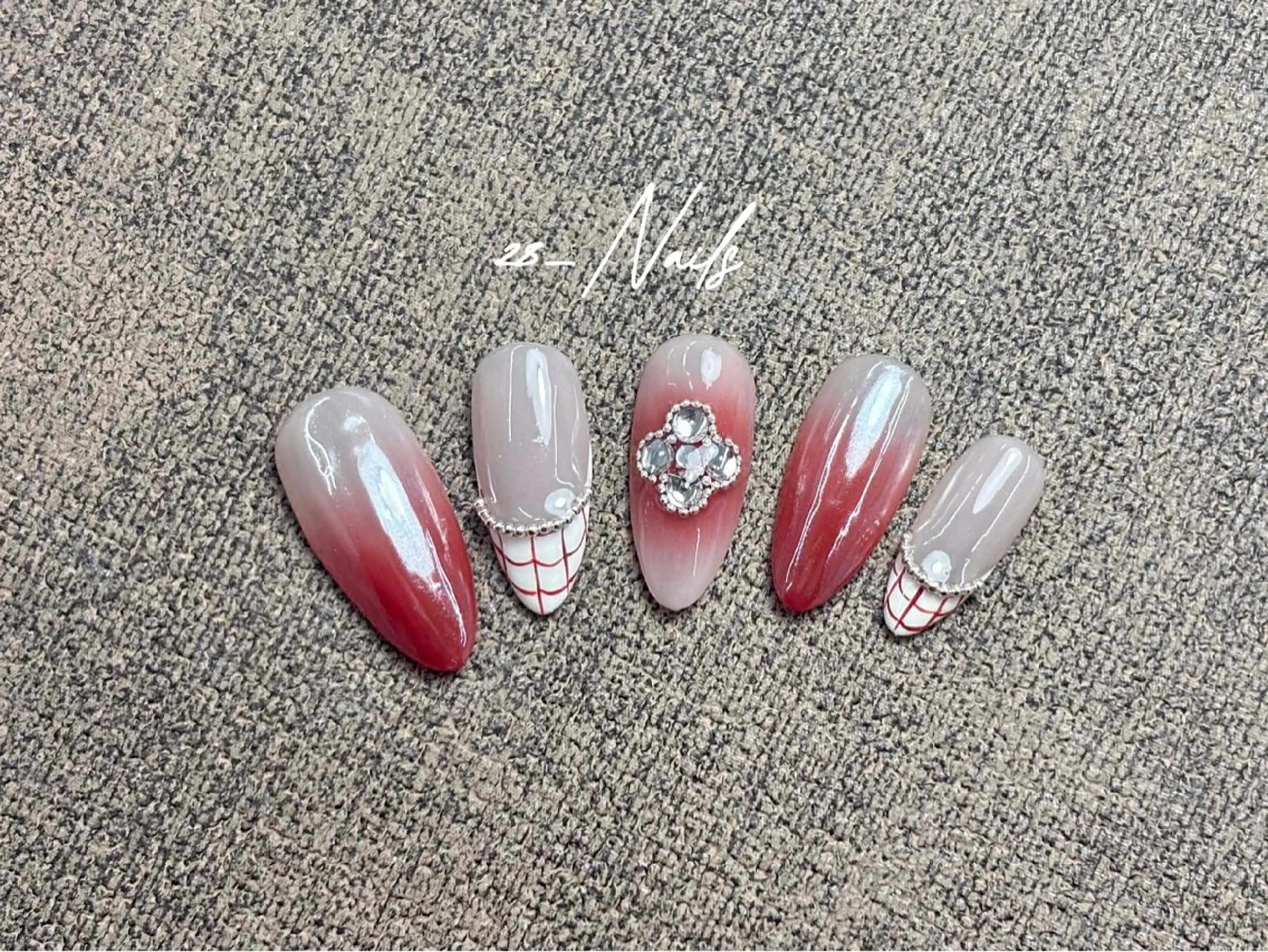 ショート ハンドネイル 28nails .thaoのネイルデザイン