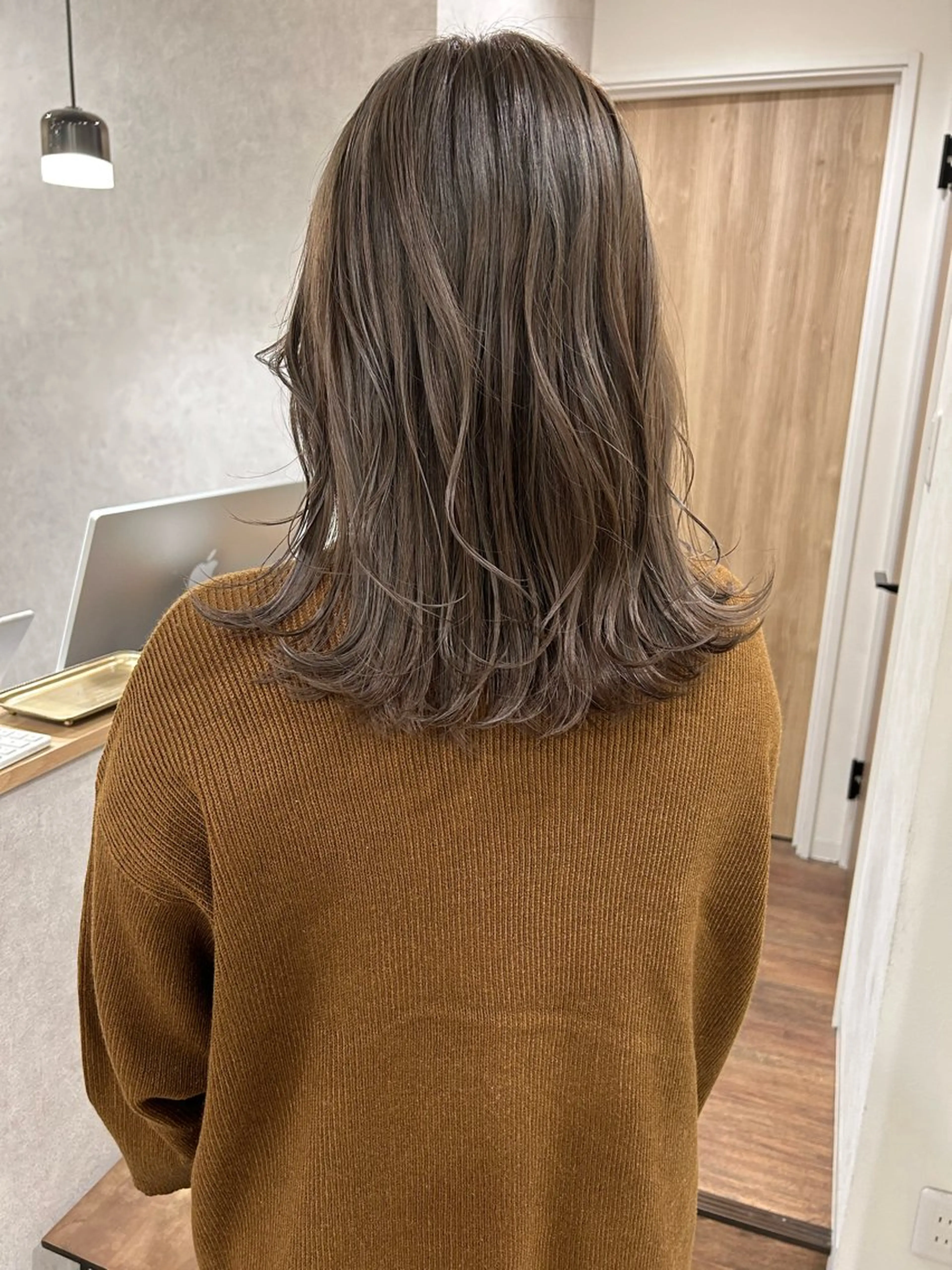 ミディアム カラー ミディアムレイヤー ブリーチ 透明感カラー グレージュ ブリーチなしカラー カット ヘアカラー トリートメント ボブ/ハイトーン 立川loose 下田のヘアスタイル