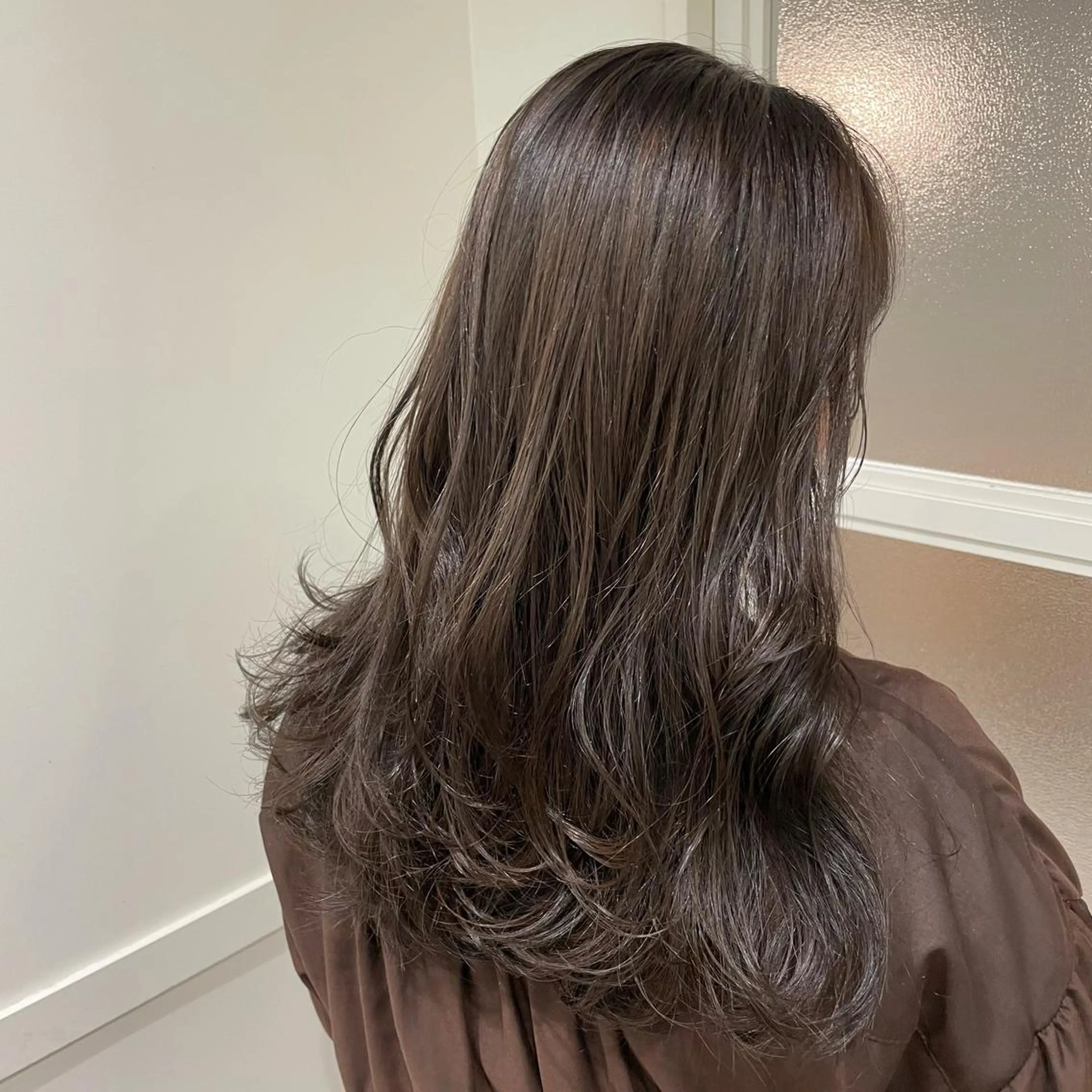 セミロング カラー Rene'所属・当日予約⭕️ yuriのヘアスタイル