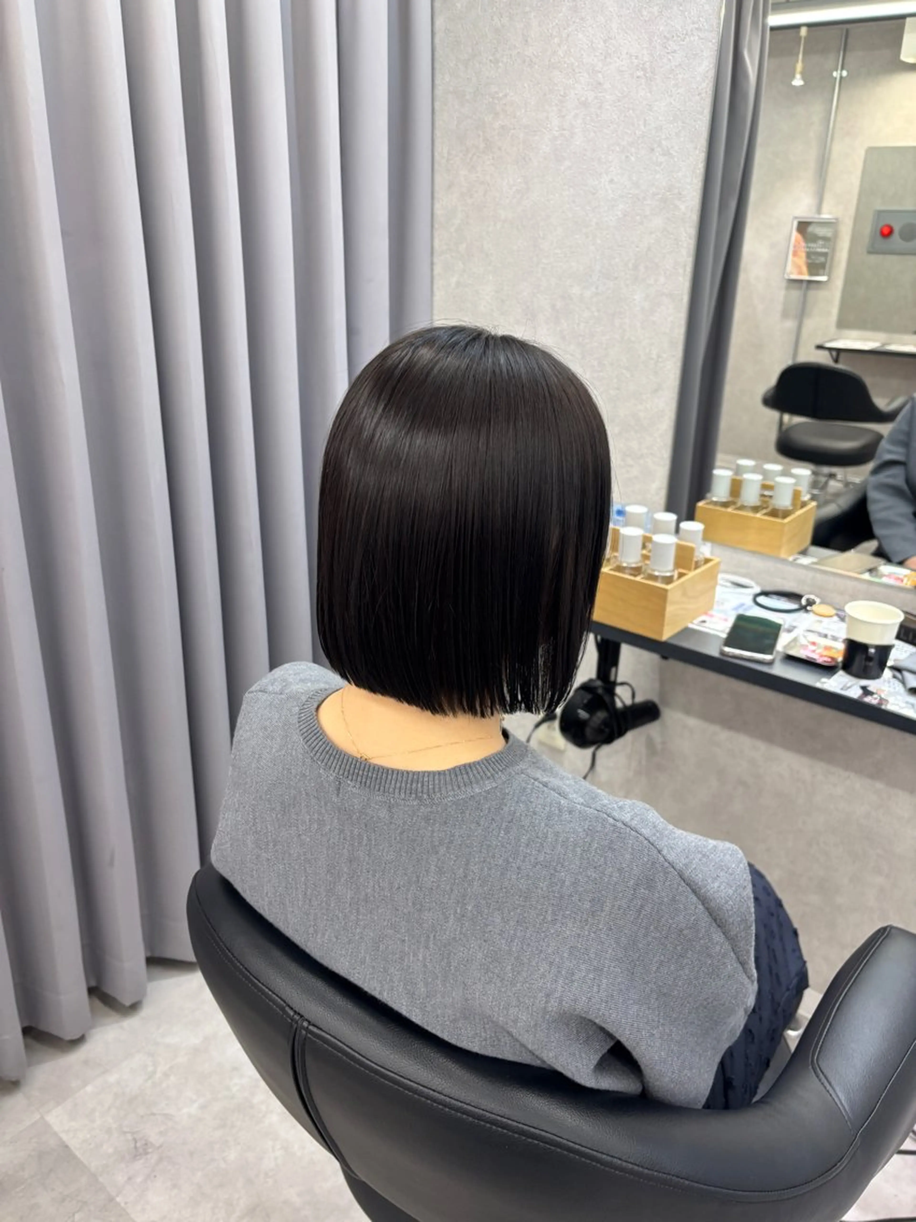 ミディアム ボブ 縮毛矯正 【透明感カラー‎✨】 中島日菜のヘアスタイル
