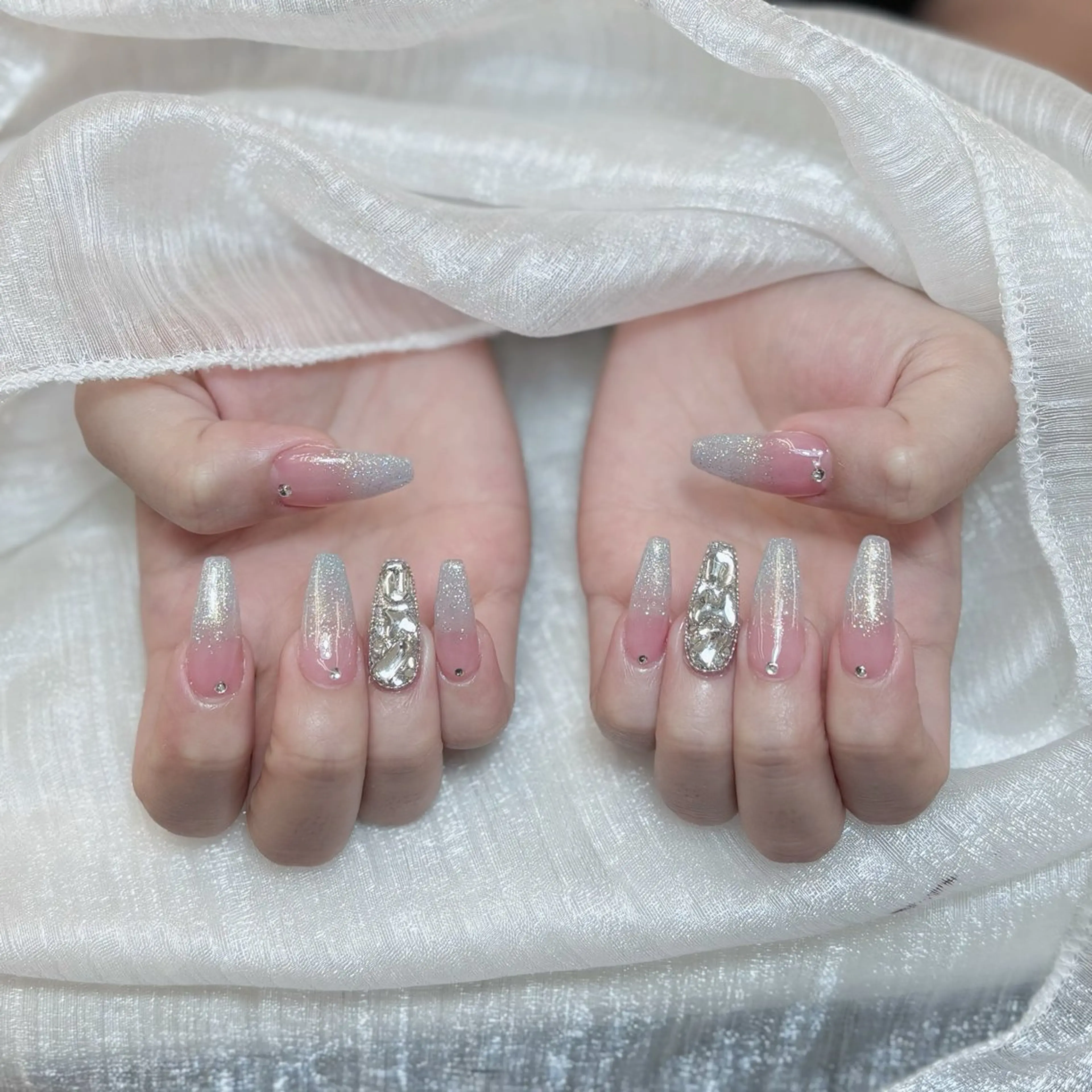 ネイル フレンチネイル ジェルネイル キラキラネイル 韓国ネイル マグネットネイル Julli NailStudioのネイルデザイン