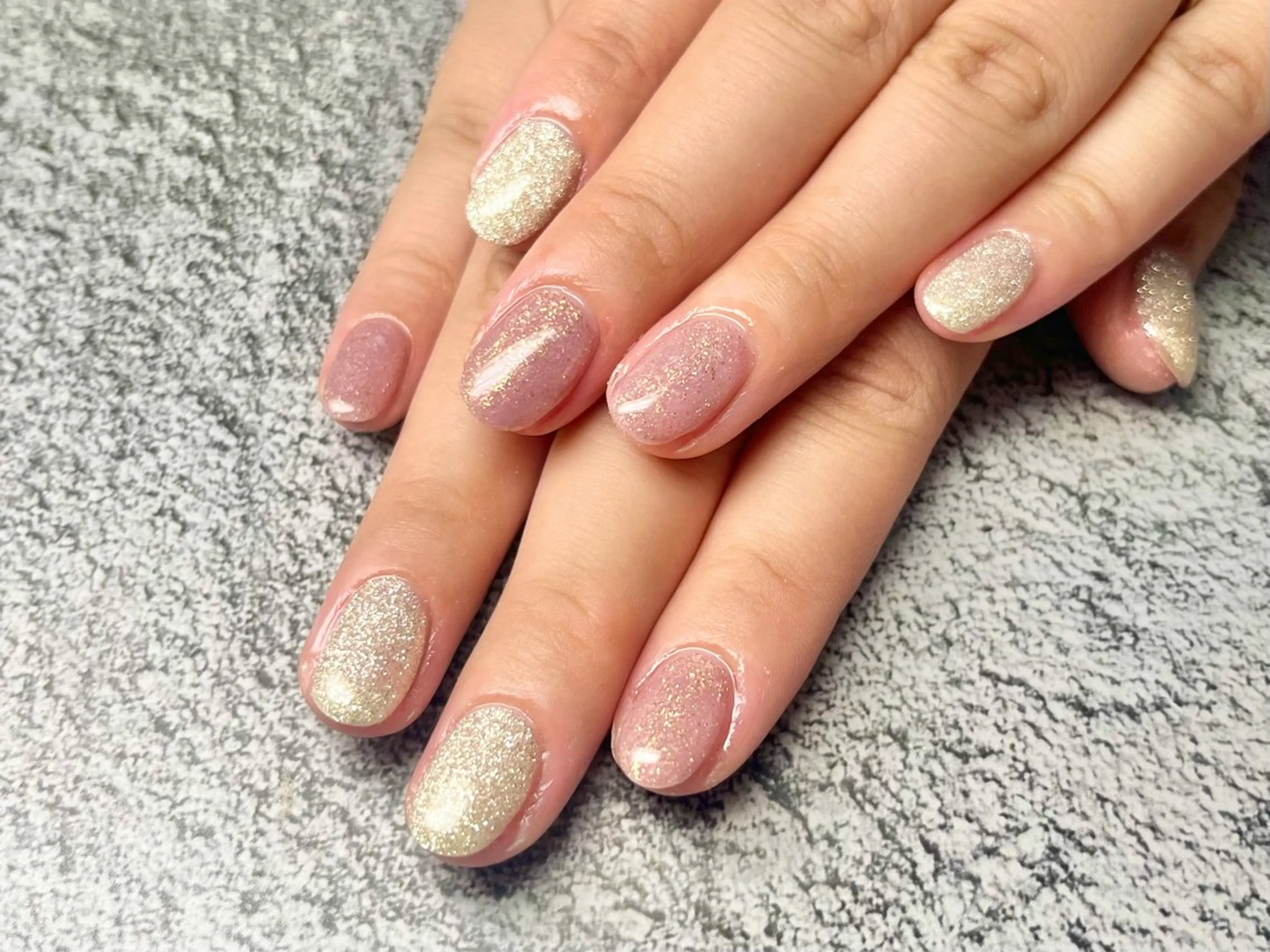 ネイル ラメ(グリッター) ピンク Queen nail 北堀江 ASUKAのネイルデザイン