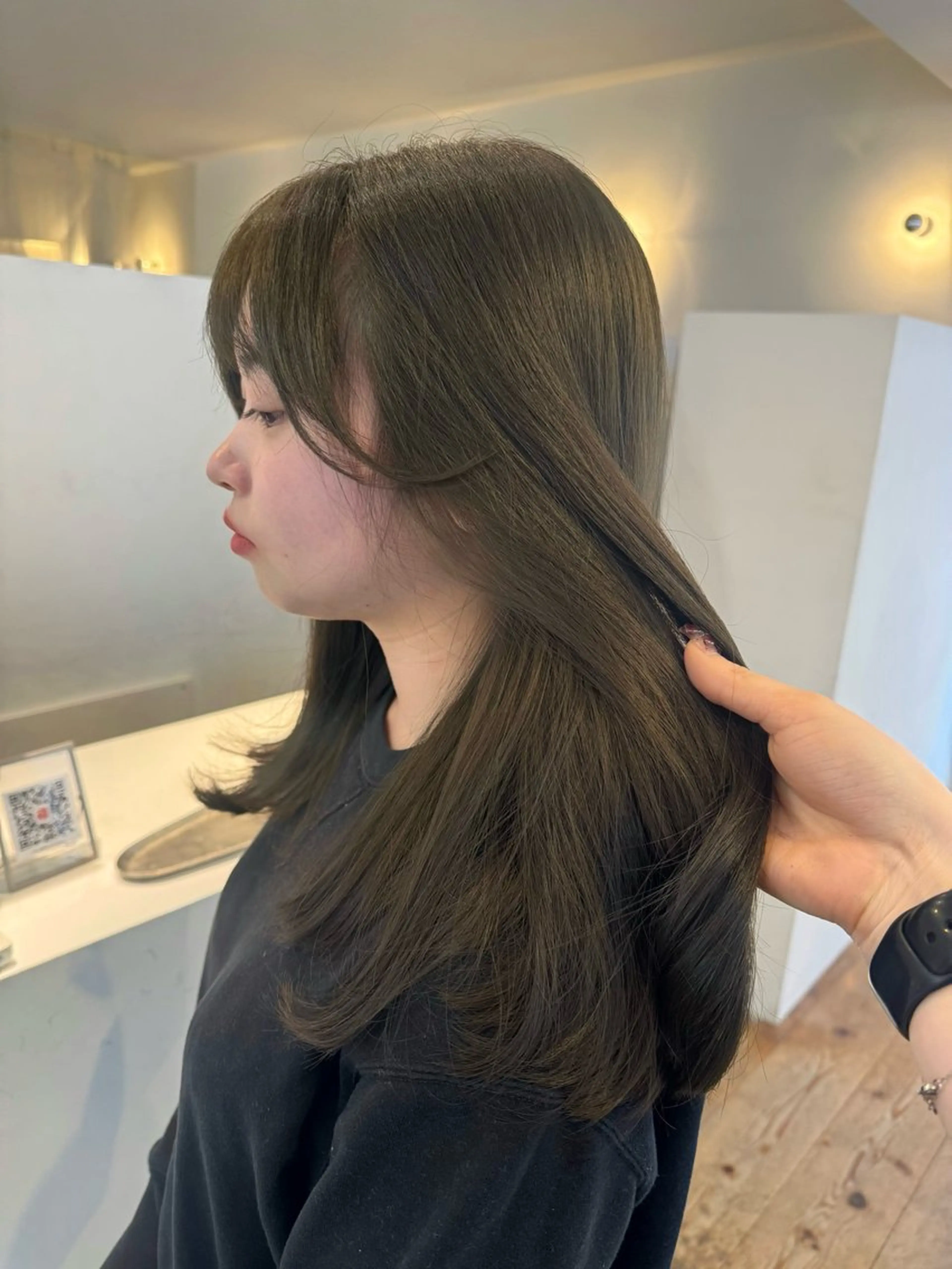 ロング カラー ベージュカラー ブリーチ 透明感カラー ダブルカラー グレージュ カット ヘアカラー トリートメント 長田 唯のヘアスタイル