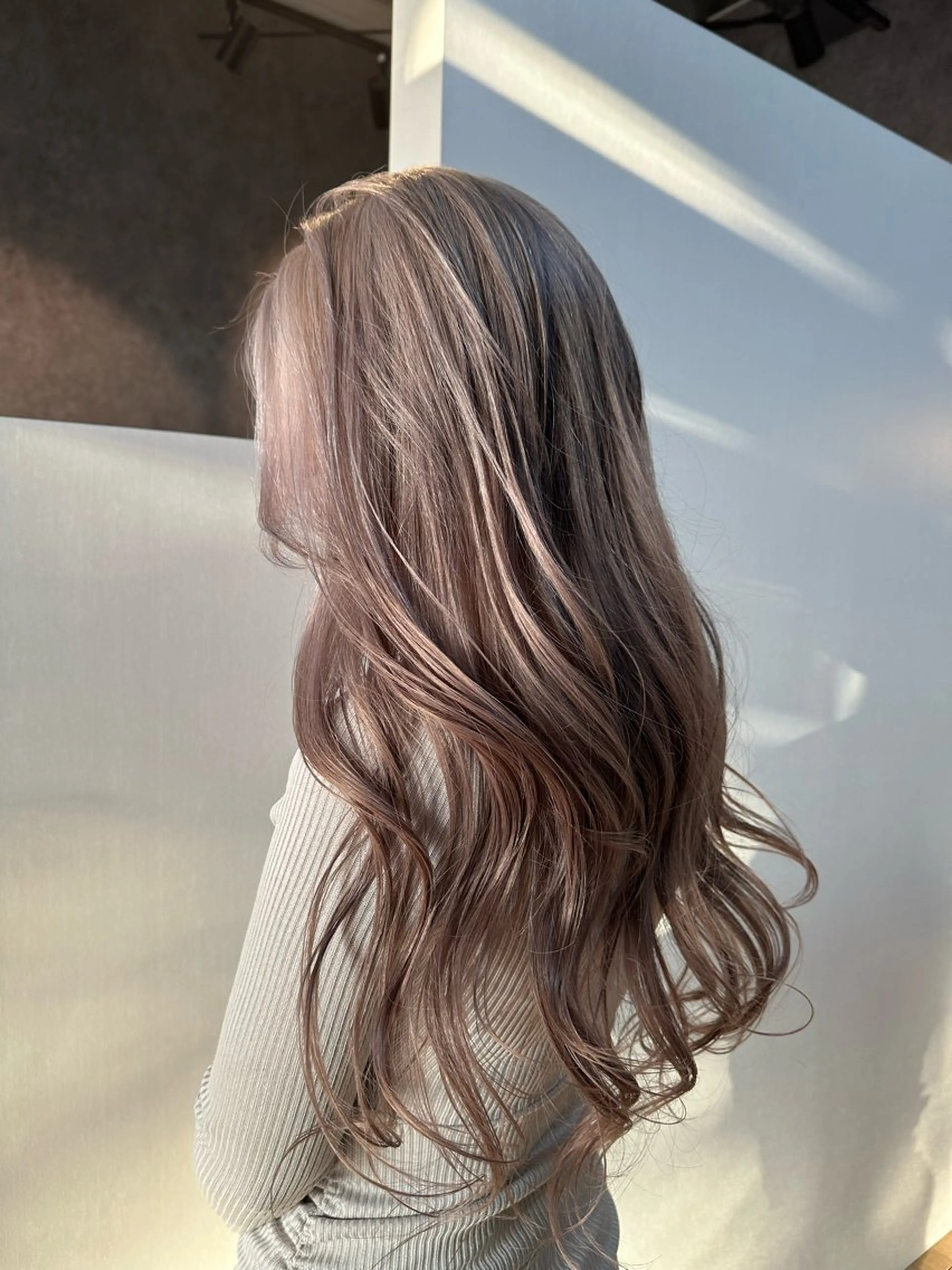 ロング ヘアカラー トリートメント 坂庭 美夢のヘアスタイル