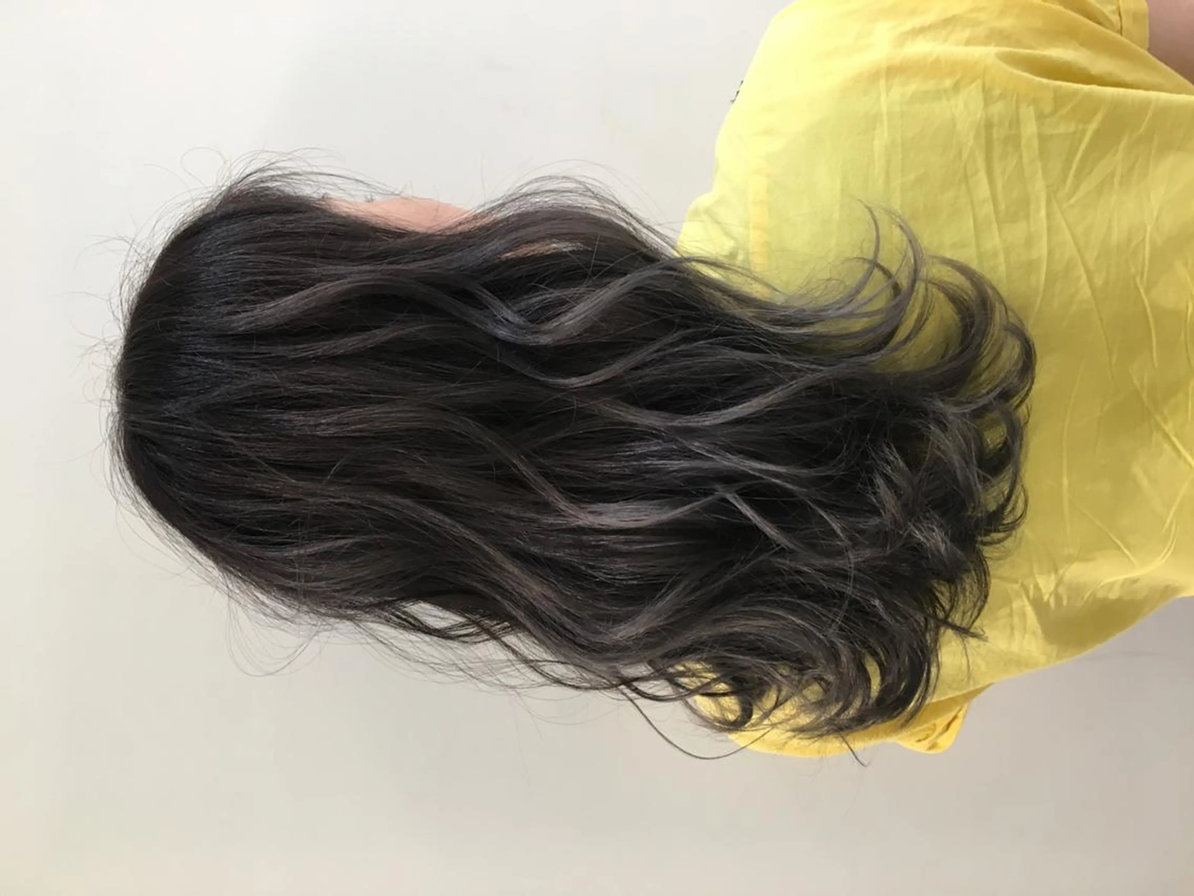 ミディアム カラー アディクシーカラー イルミナカラー due hair 京都駅前店 MILBON オージュア認定サロン【デューヘアー】所属・ハイトーンブリーチ 土坂　由志【京都】のヘアスタイル